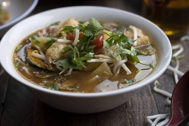 Ba Bar Green: food & drinks