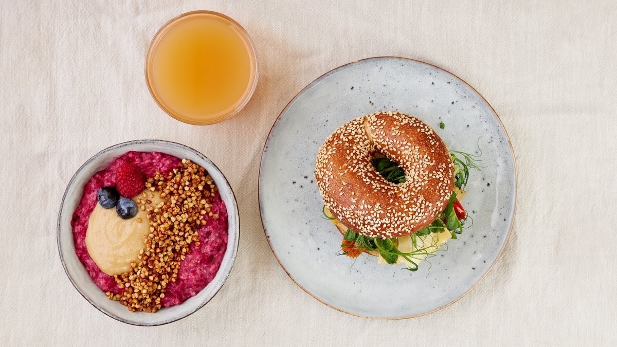 Roots Helsinki Yoga Studio & Cafe: food & drinks