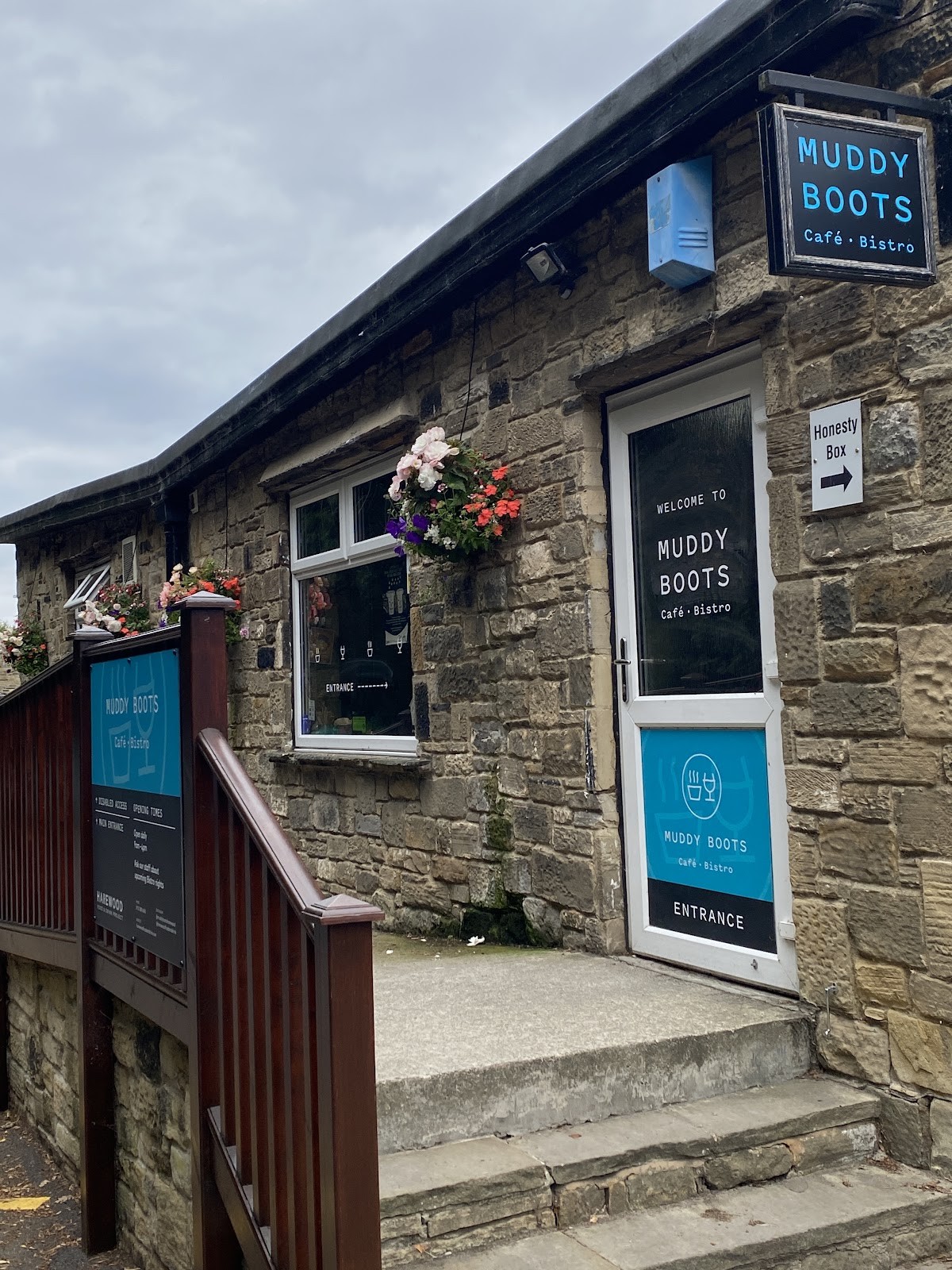 Muddy Boots Cafe: the place