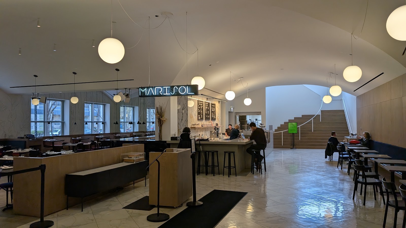 Marisol Restaurant and Bar: the place