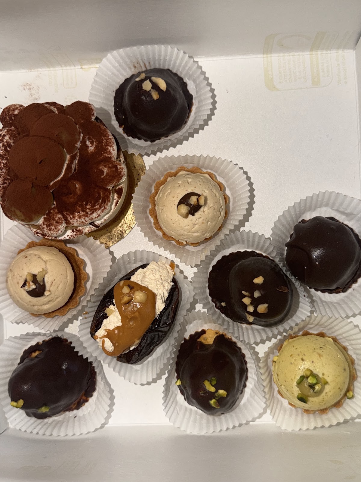 Leccornie Pasticceria Vegana: food & drinks