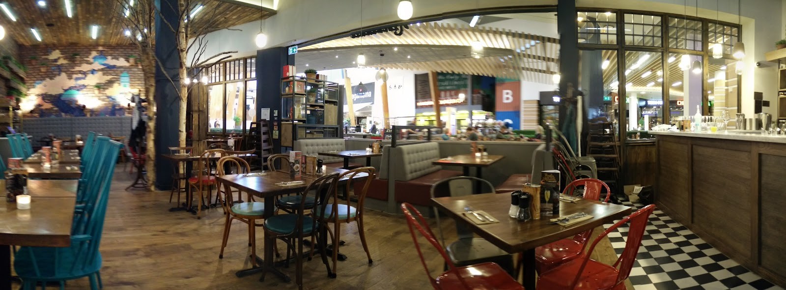 Zizzi - Glasgow Silverburn: the place
