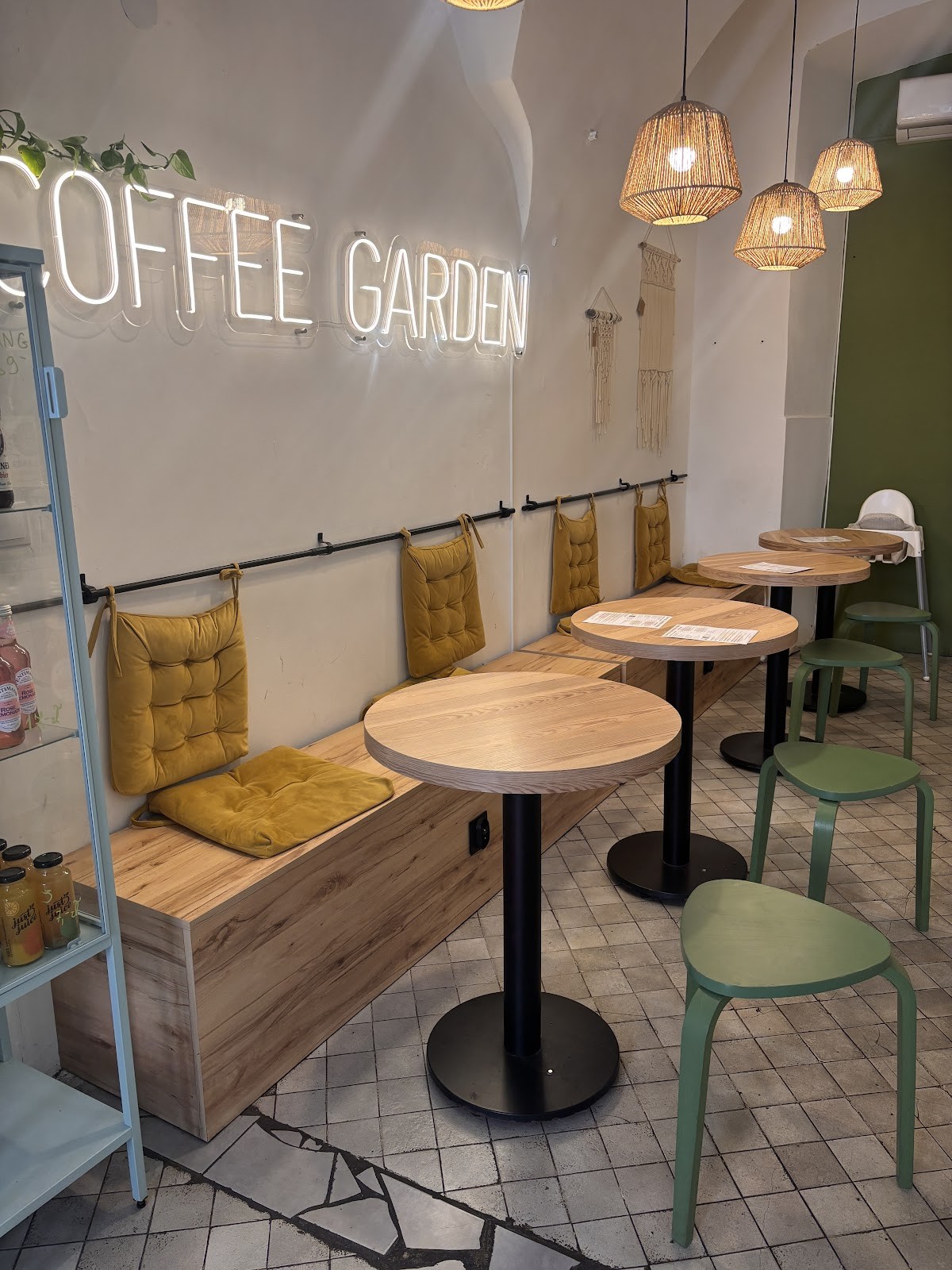 COFFEE GARDEN: the place