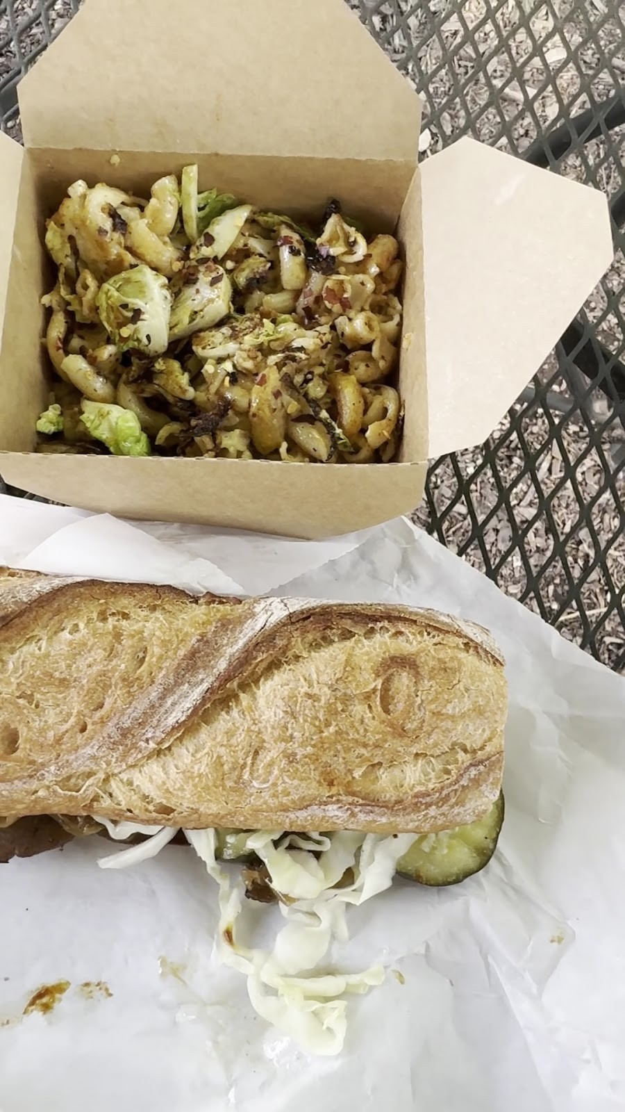 Bistro Vonish: food & drinks