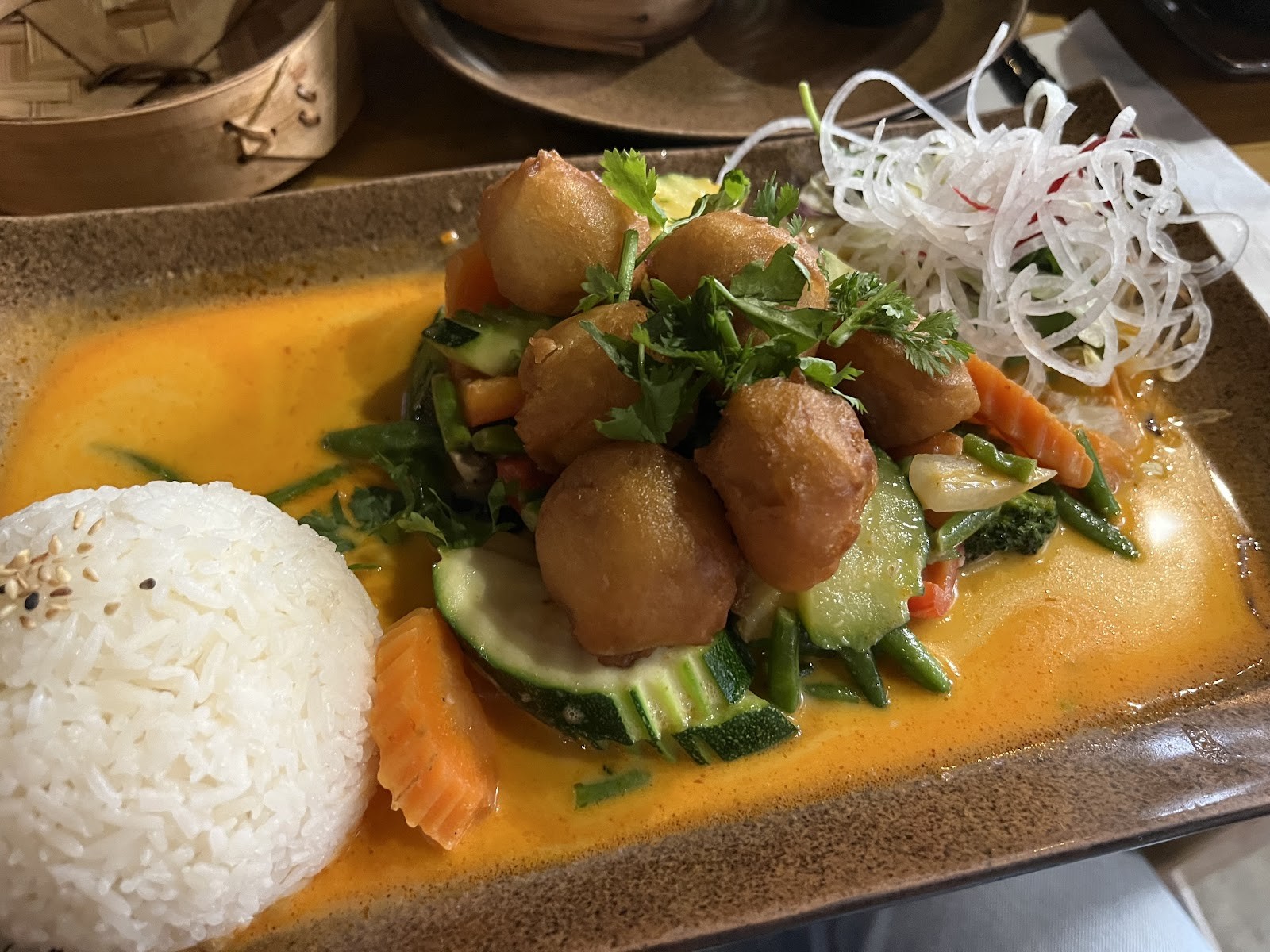 Mom's Creation Vegan Restaurant Friedrichshain: food & drinks