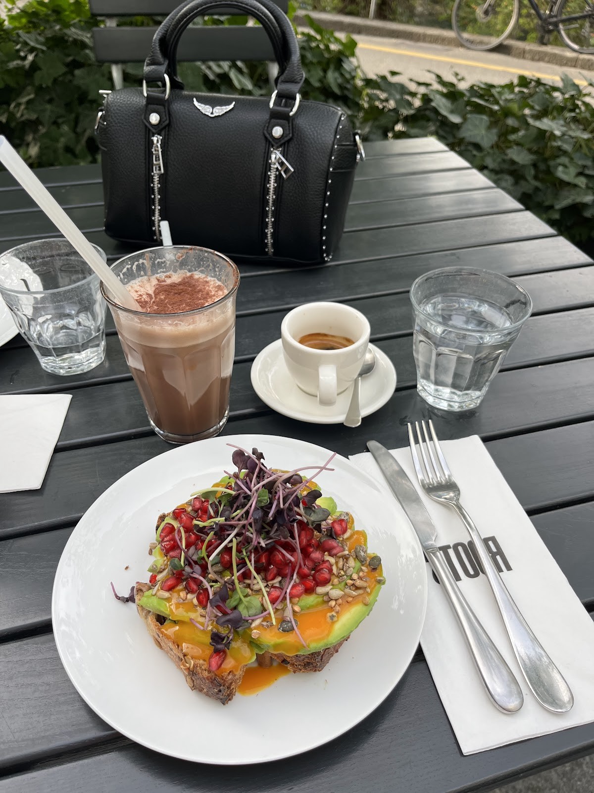 Roots: food & drinks