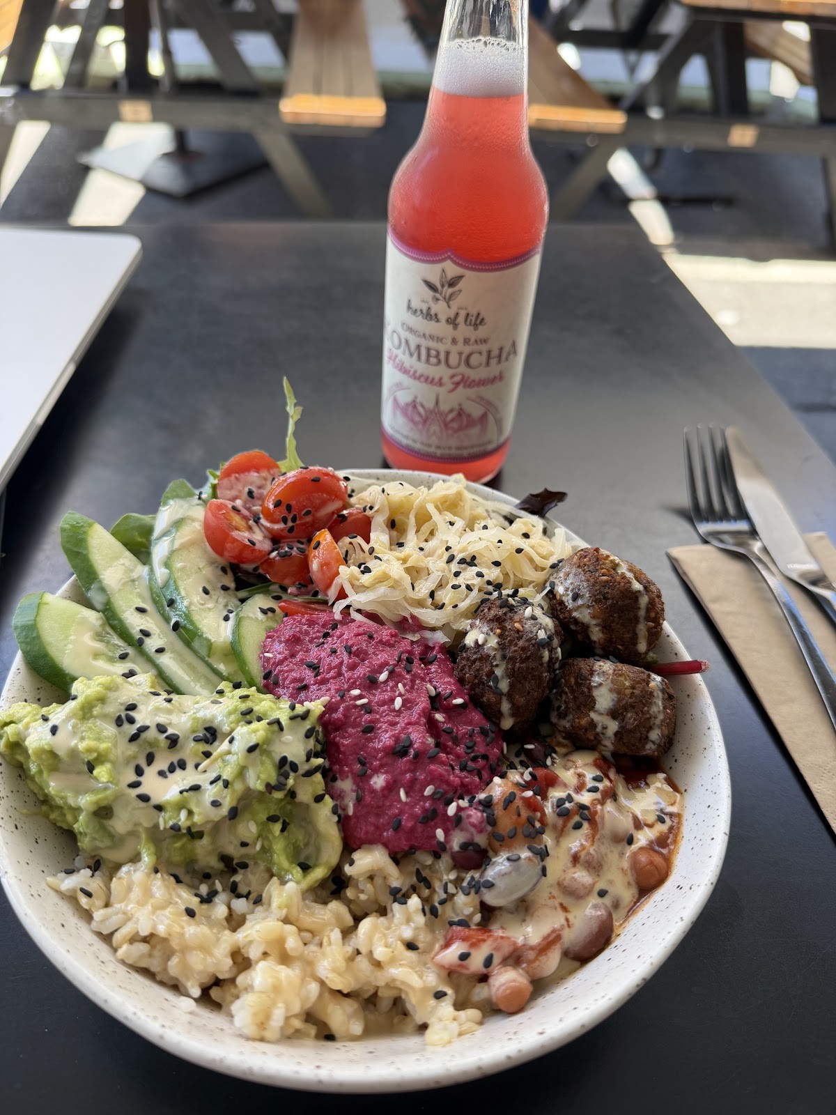 Shift Eatery: food & drinks