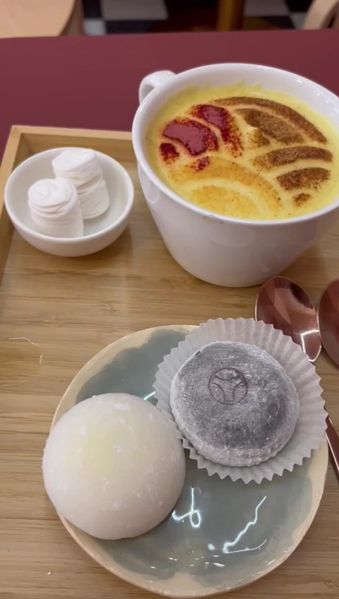 La Maison du Mochi: food & drinks