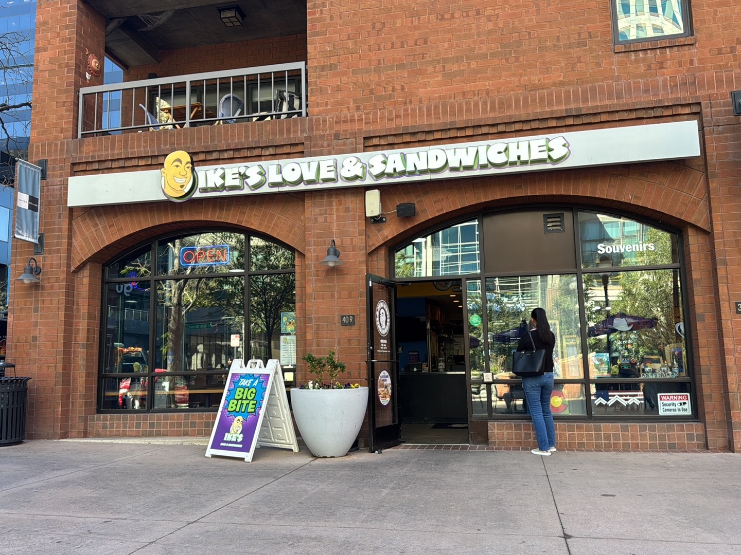 Ike's Love & Sandwiches: the place