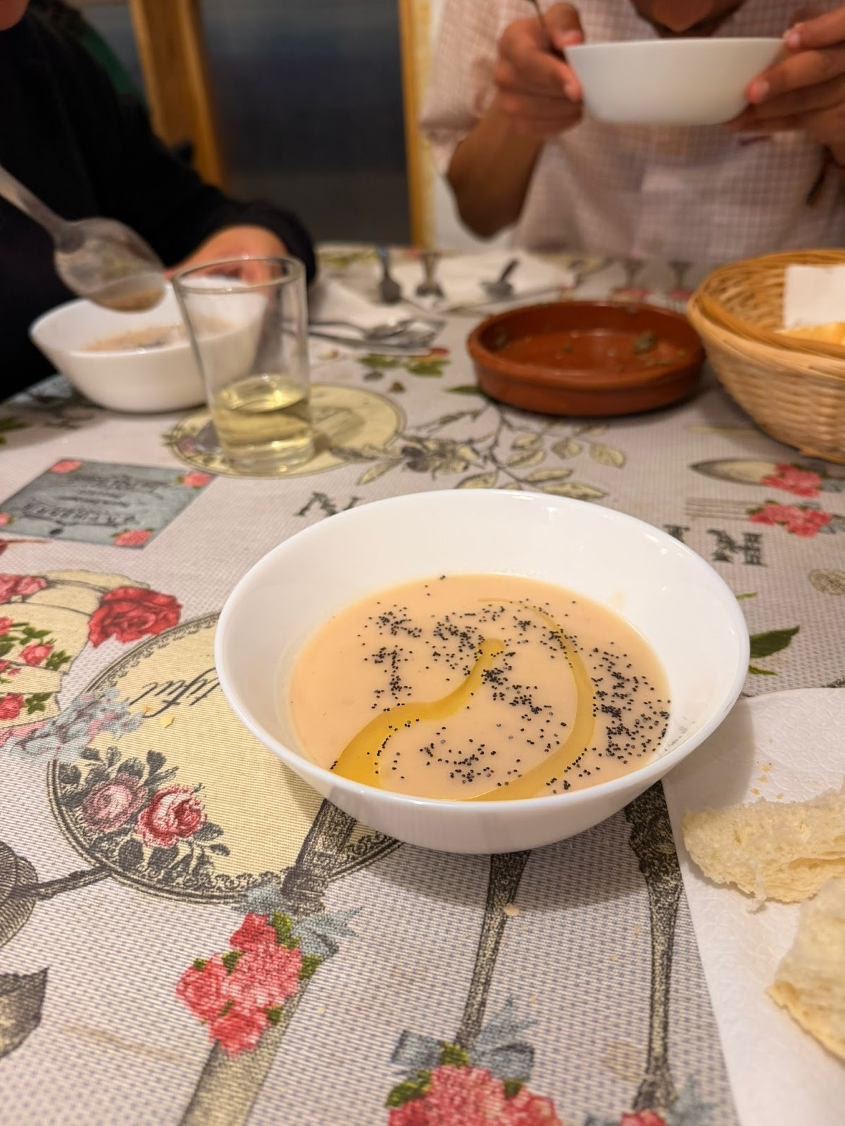 Asociación Cultural Gastronómica Vegana La Mandrágora: food & drinks