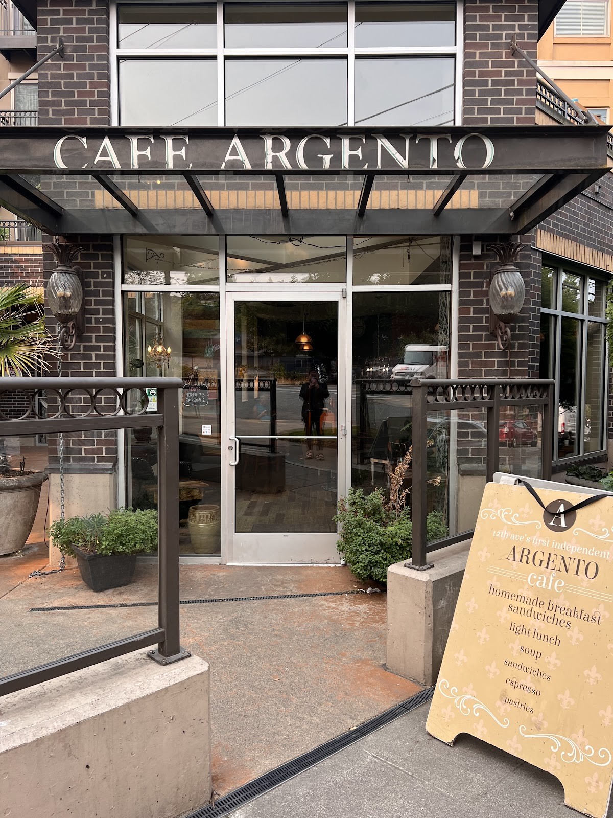 Cafe Argento: the place