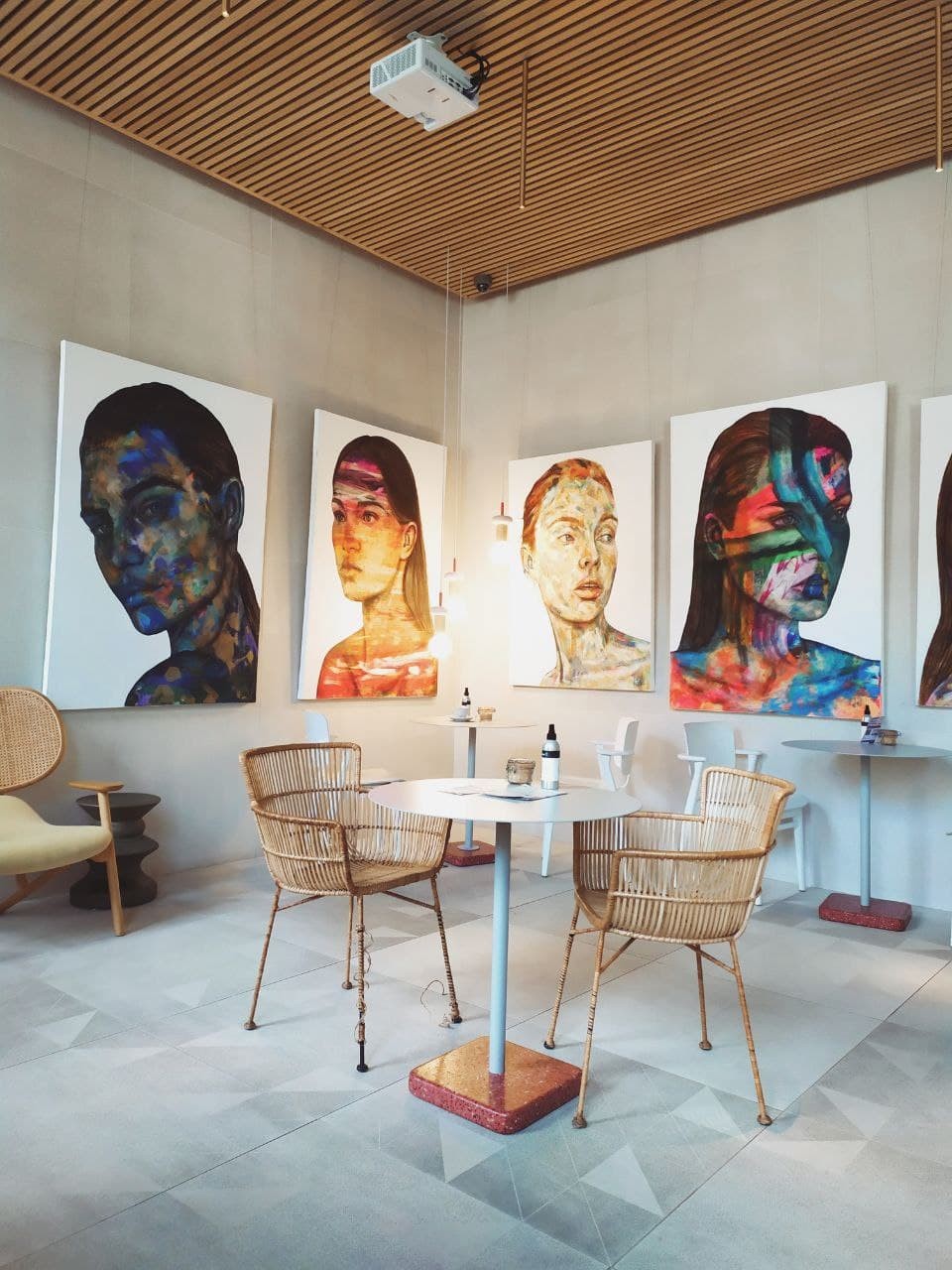 Mayvn Cafe: the place