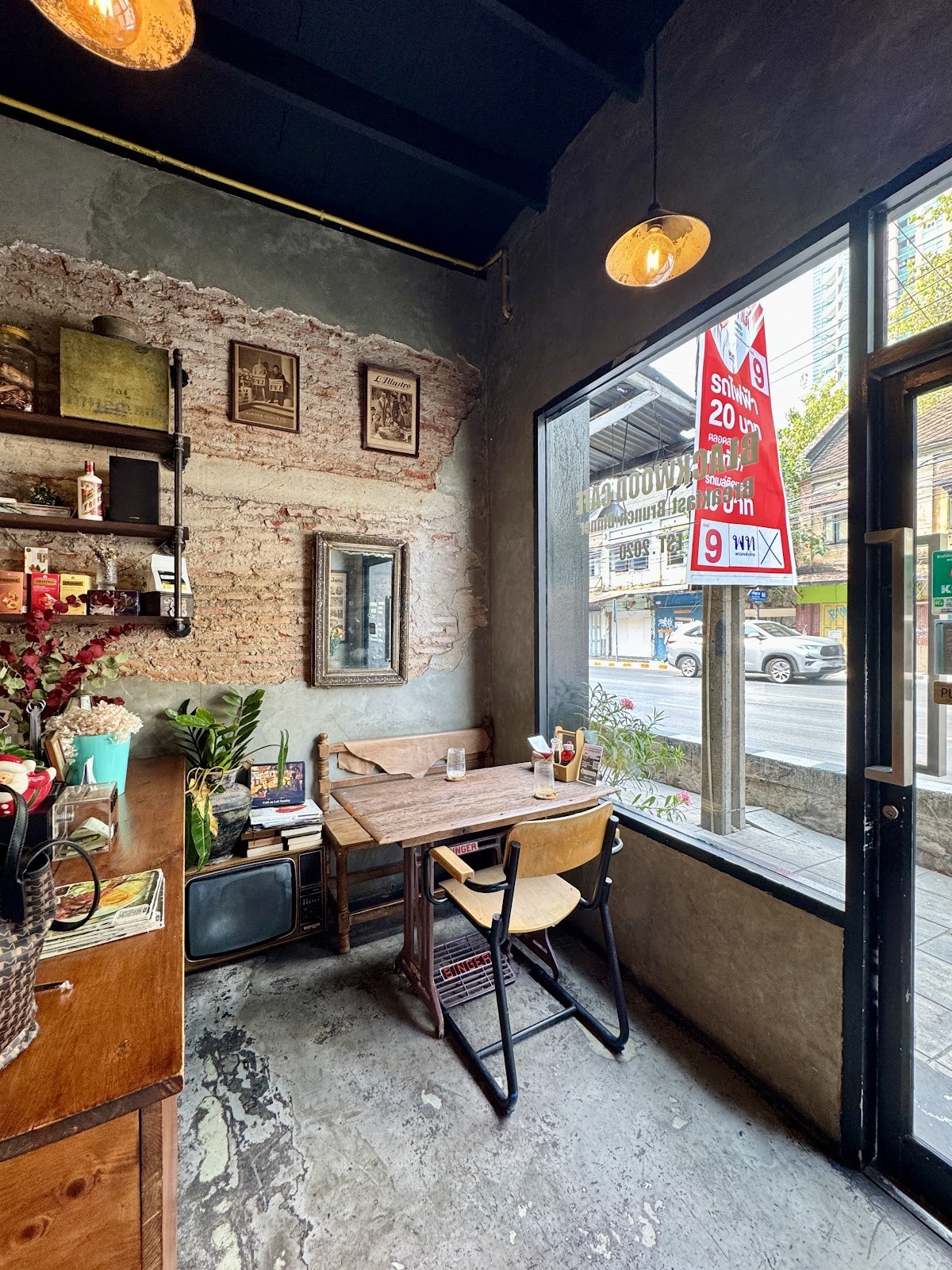 Blackwood Cafe & Studio: the place