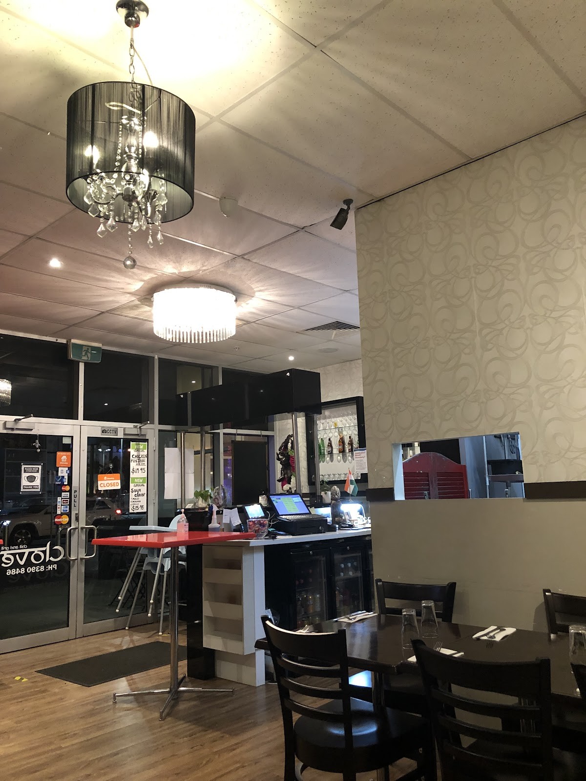 Clove Chill And Grill Indian Restaurant: the place