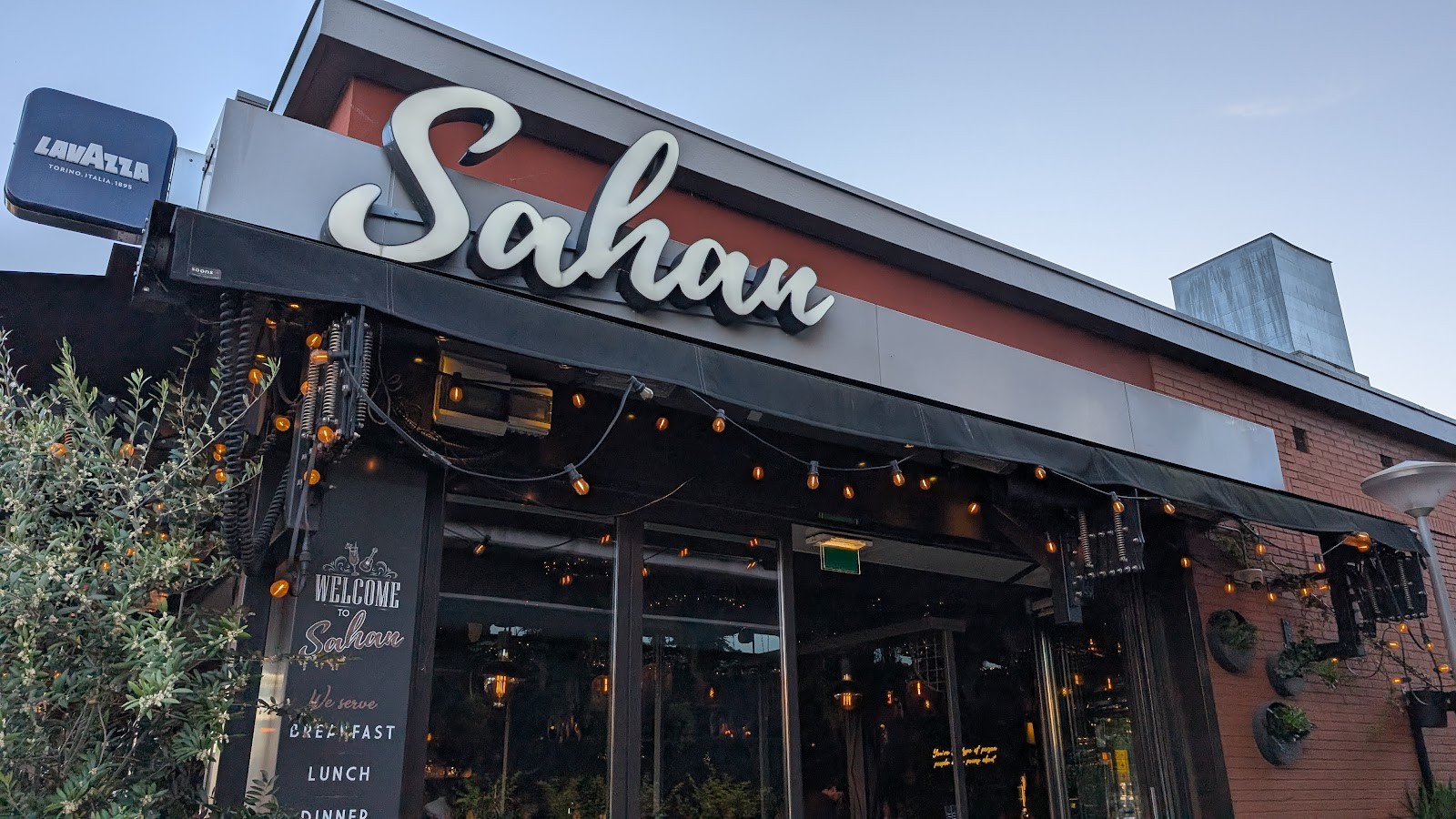 Sahan Amsterdam: the place