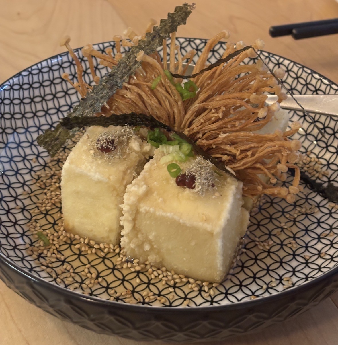 Sushi Momo by Christian Ventura: food & drinks