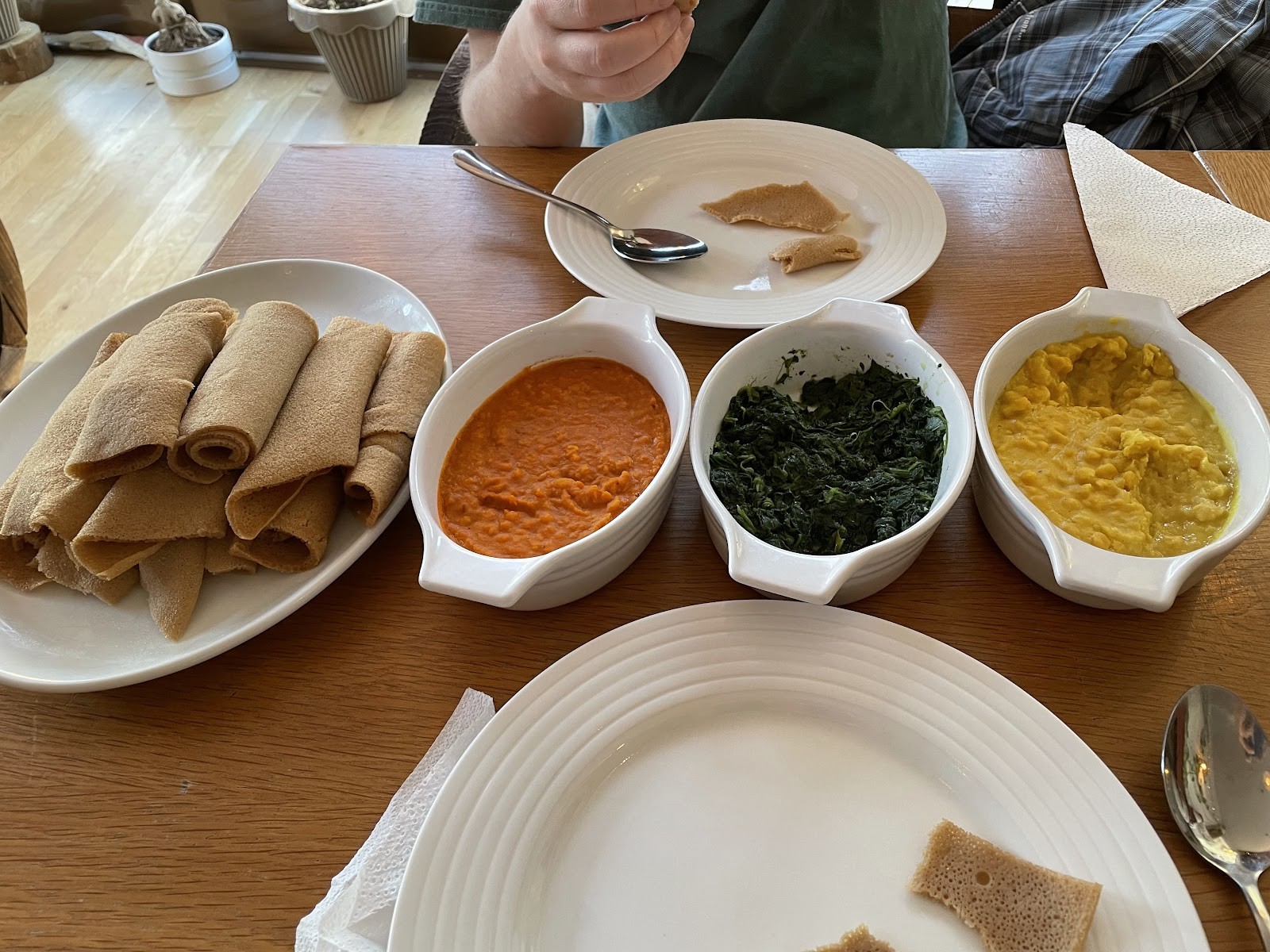 Keren View: food & drinks