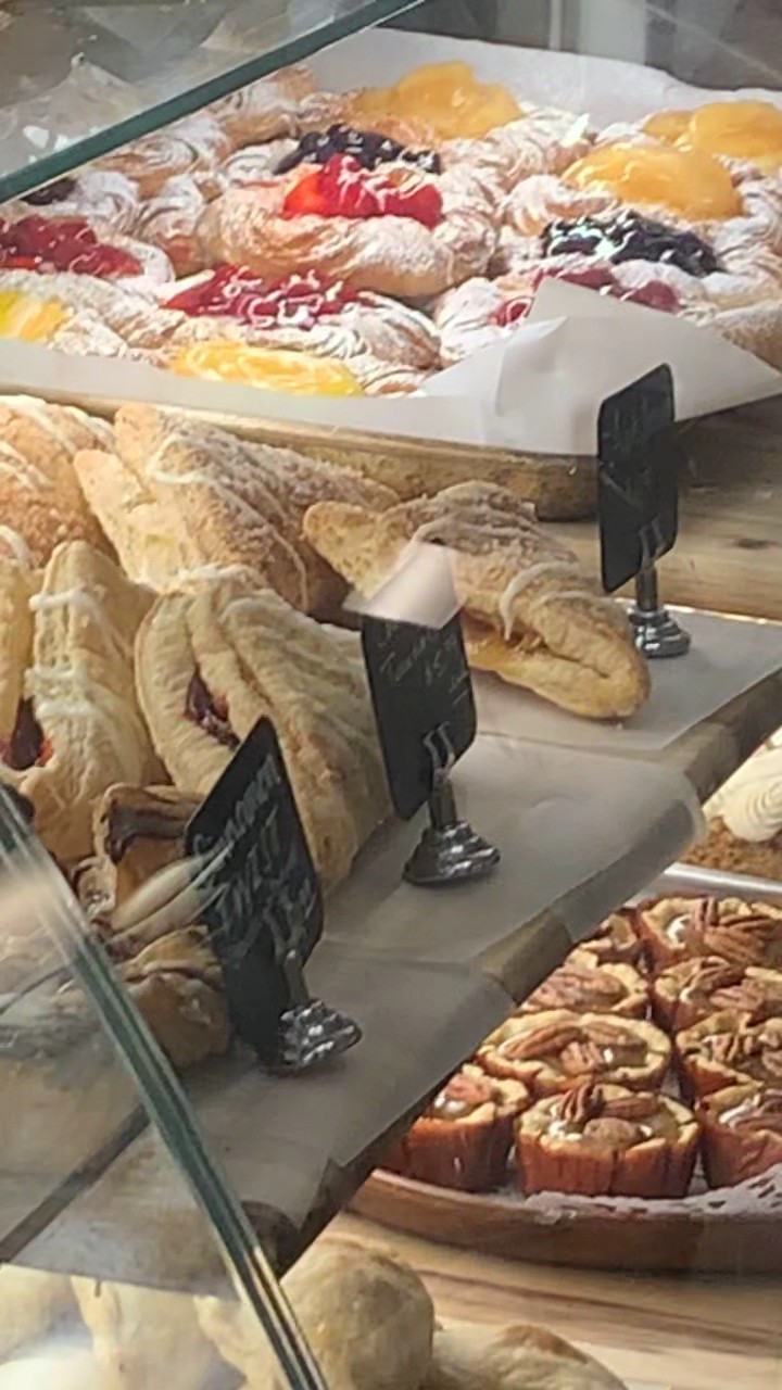 Vegan Danish Bakery on Queen: food & drinks