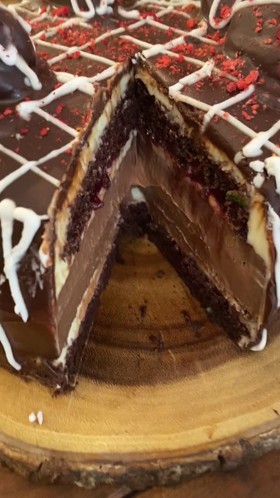 Happy Zoe Vegan Bakery: food & drinks