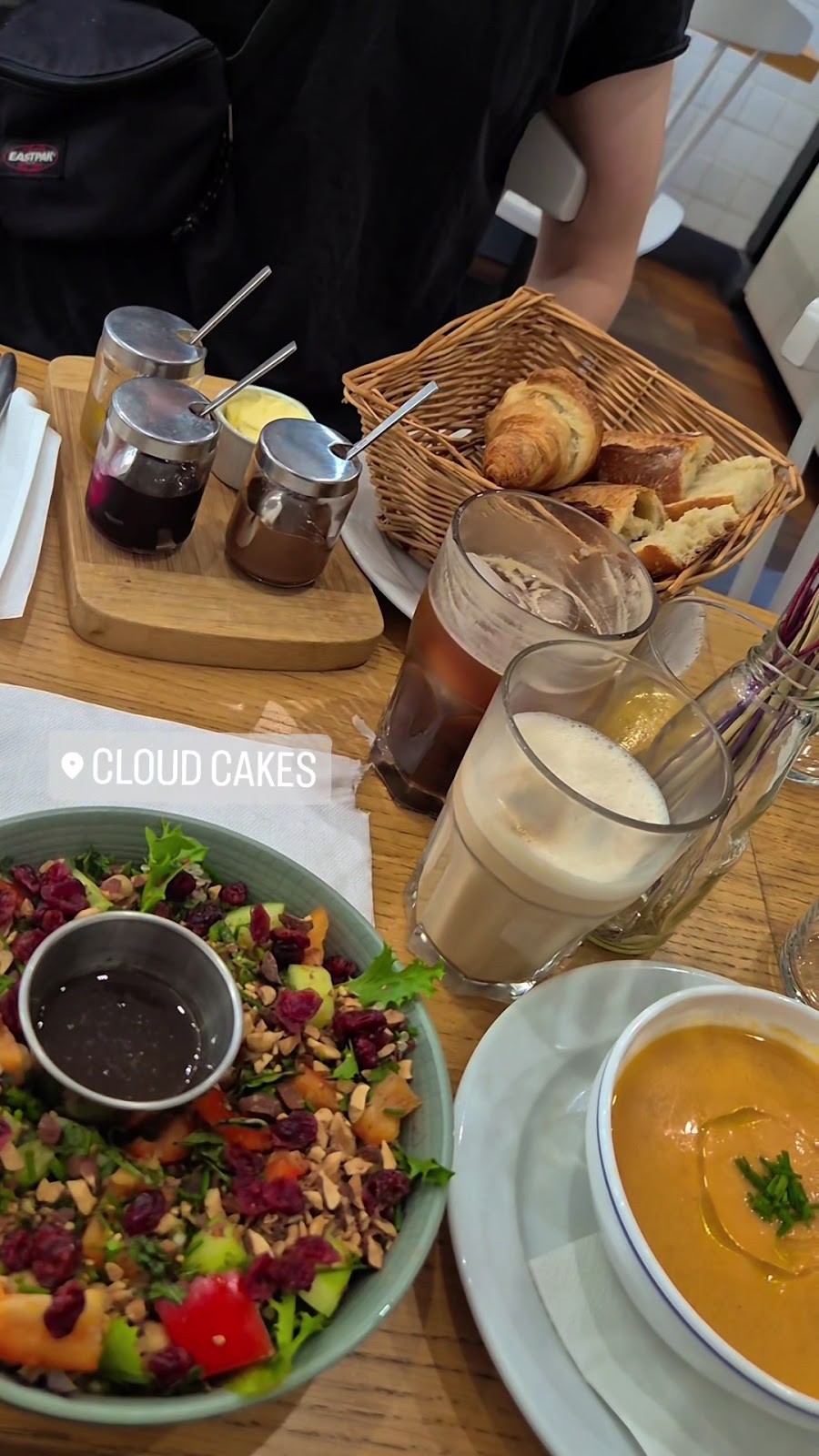 Cloud Cakes: food & drinks