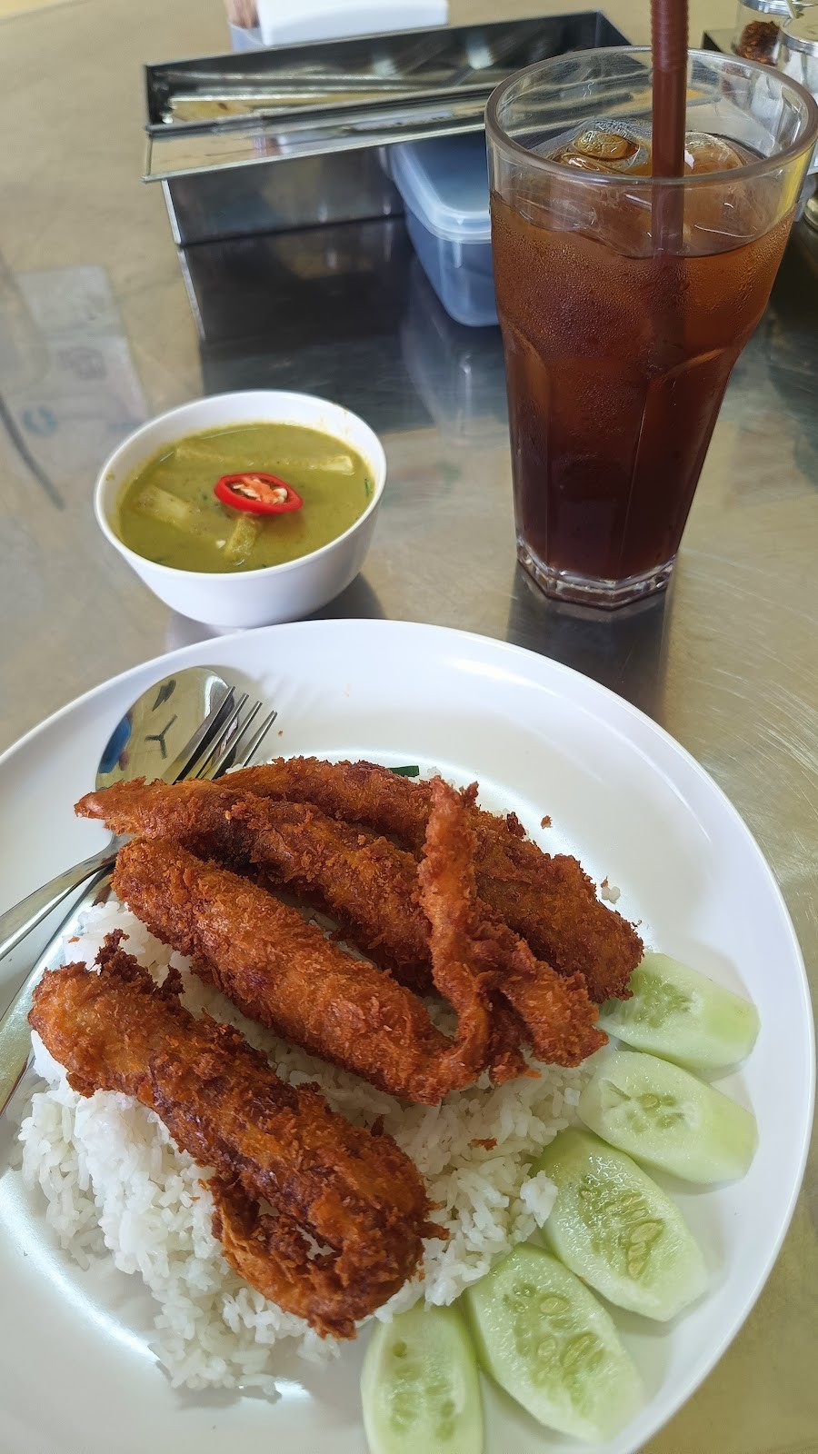 Thai Hom - ไทยหอม: food & drinks