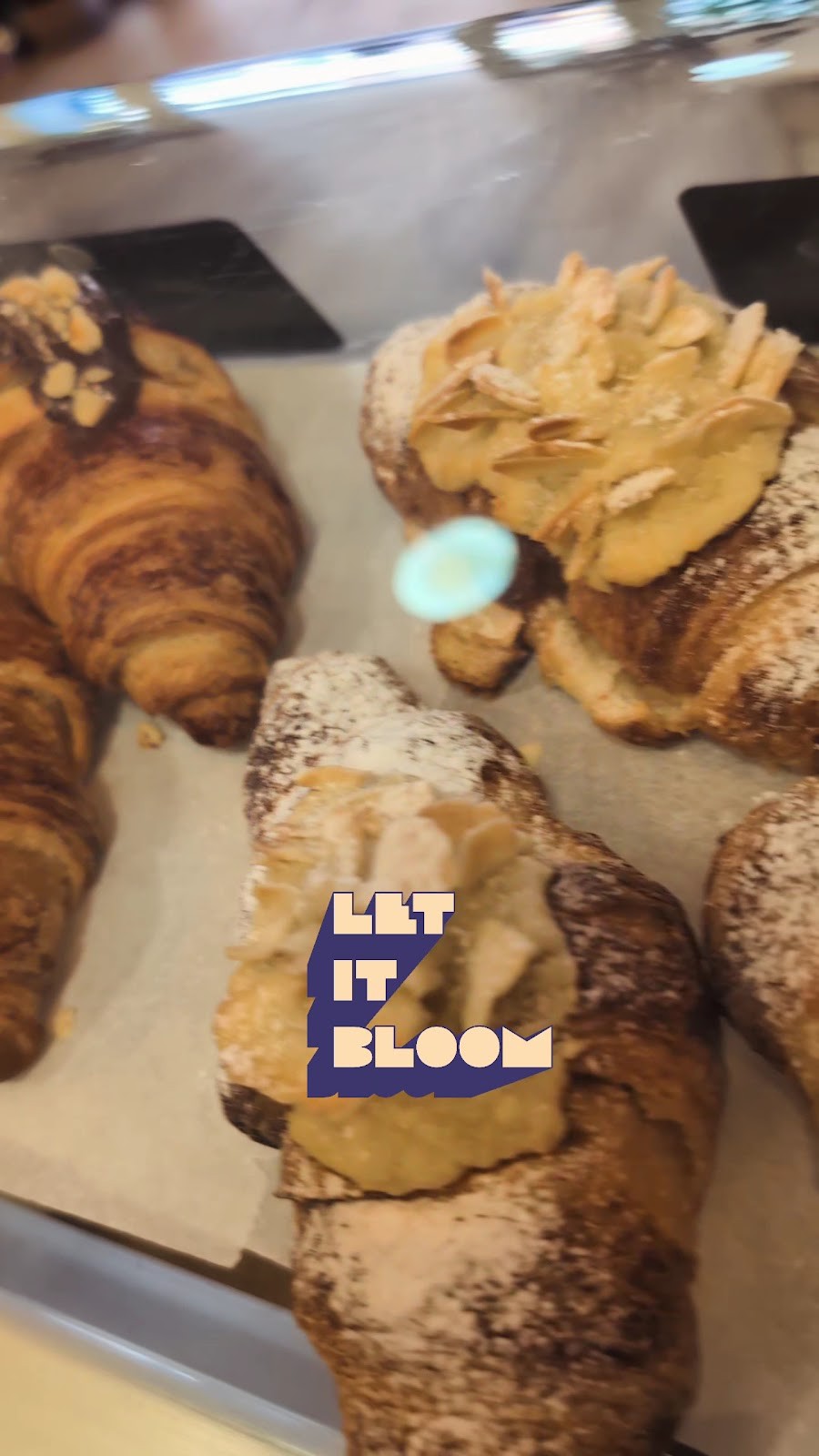 LET IT BLOOM - Specialty Coffee n' Brunch: food & drinks