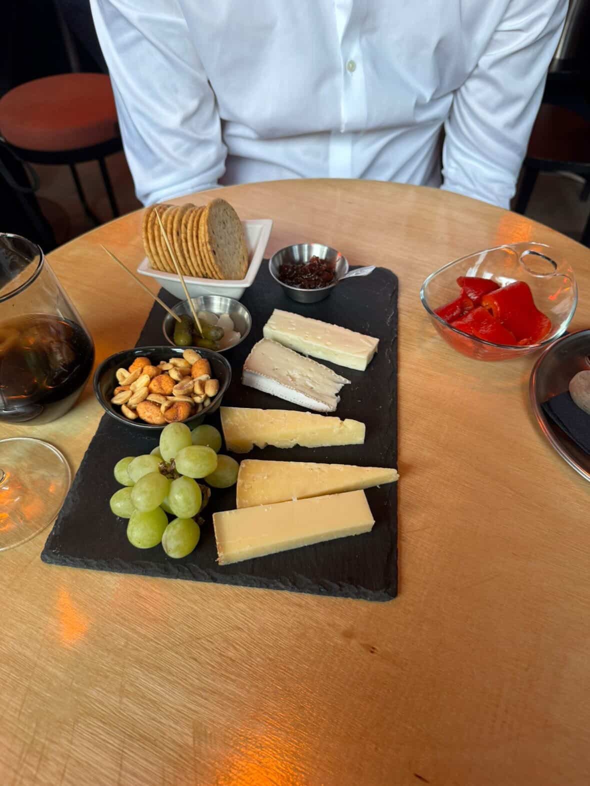 Cheddar Stirchley: food & drinks
