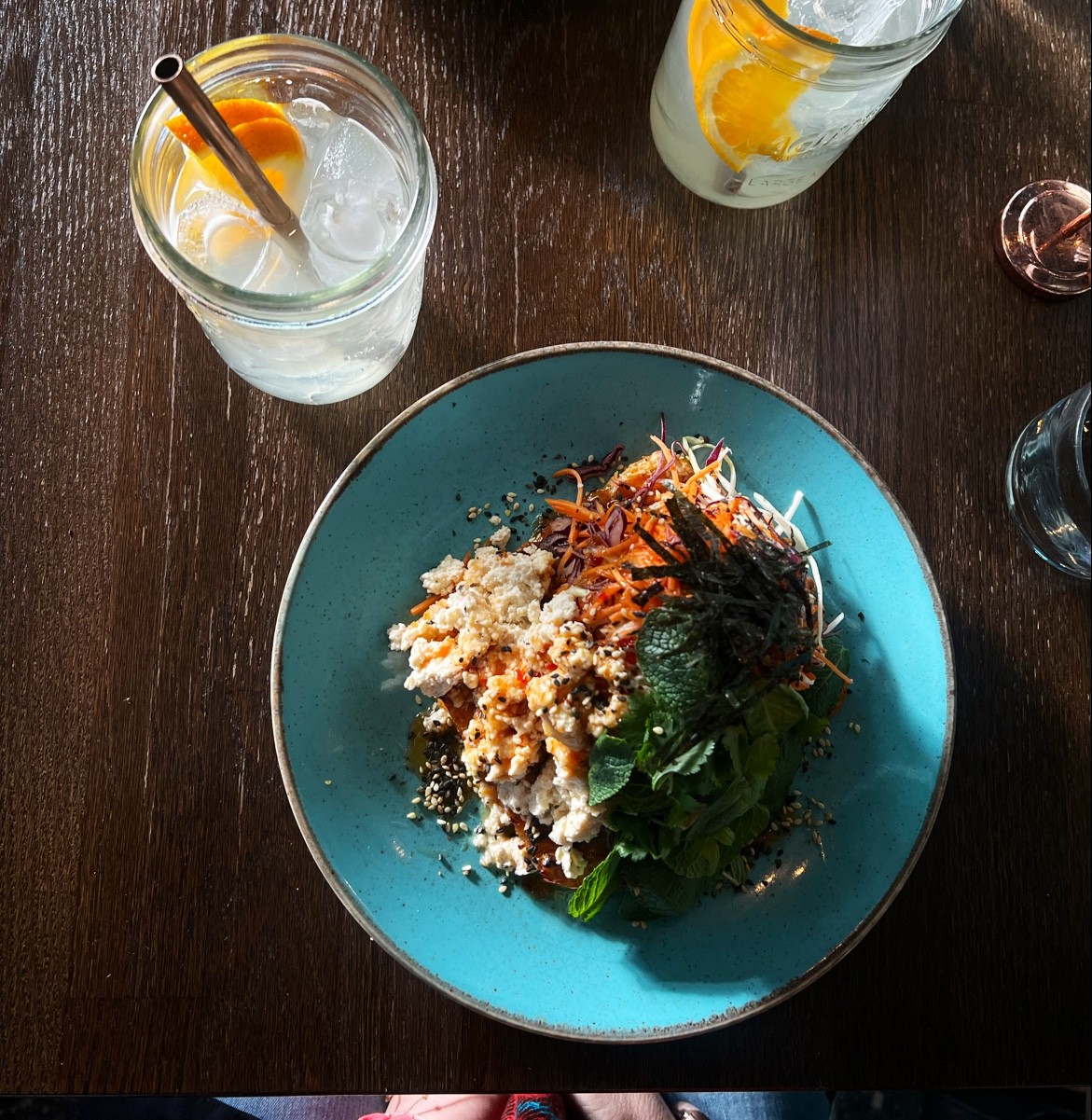 Loi Loi Rooftop: food & drinks