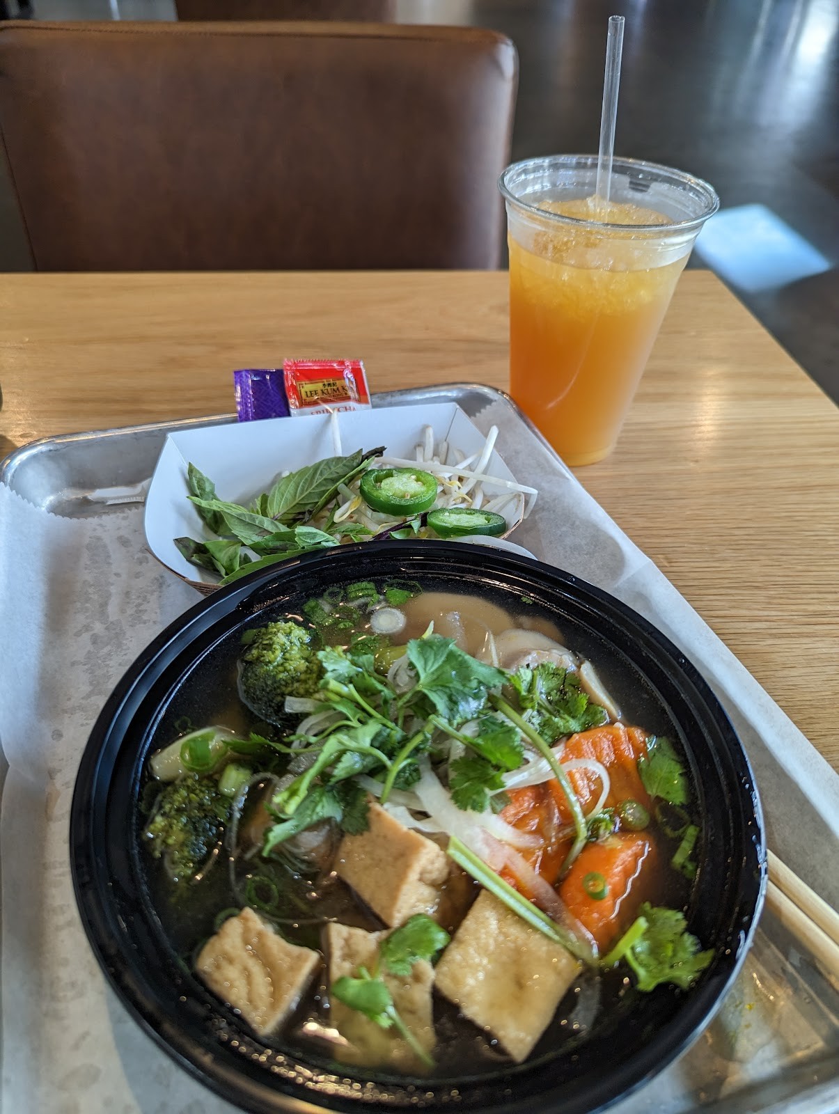 Han's Banh Mi AFH: food & drinks