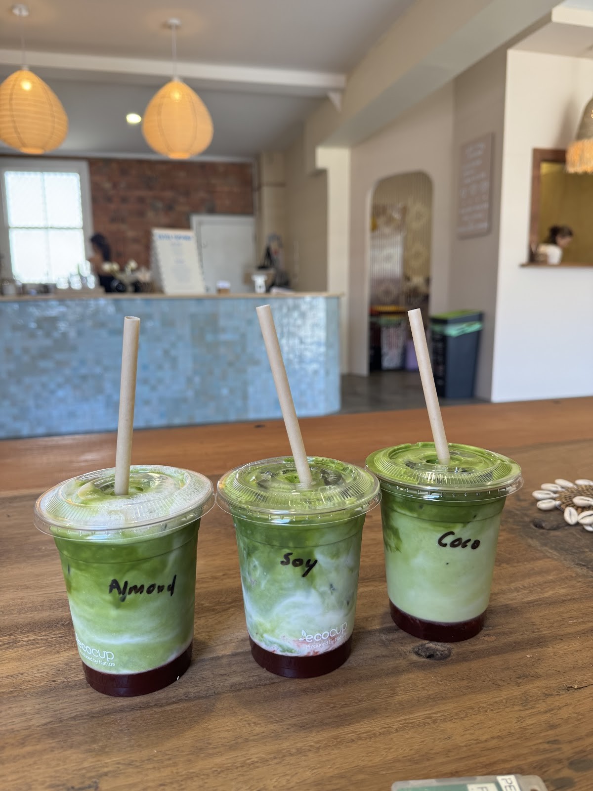 Lulu's Neighbourhood Bowls: food & drinks