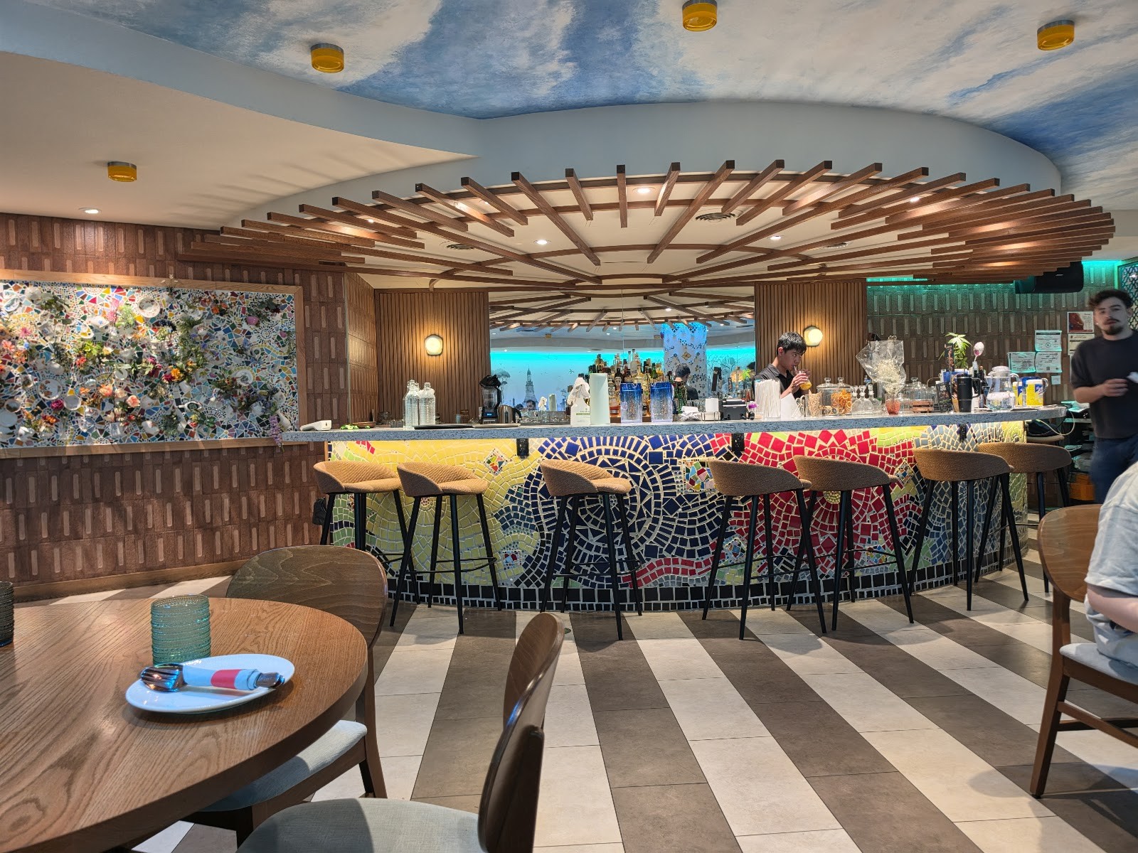 Le Lert Thai Bar & Restaurant: the place