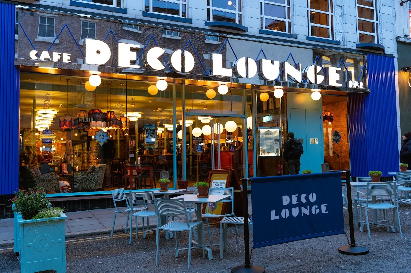 Deco Lounge: the place