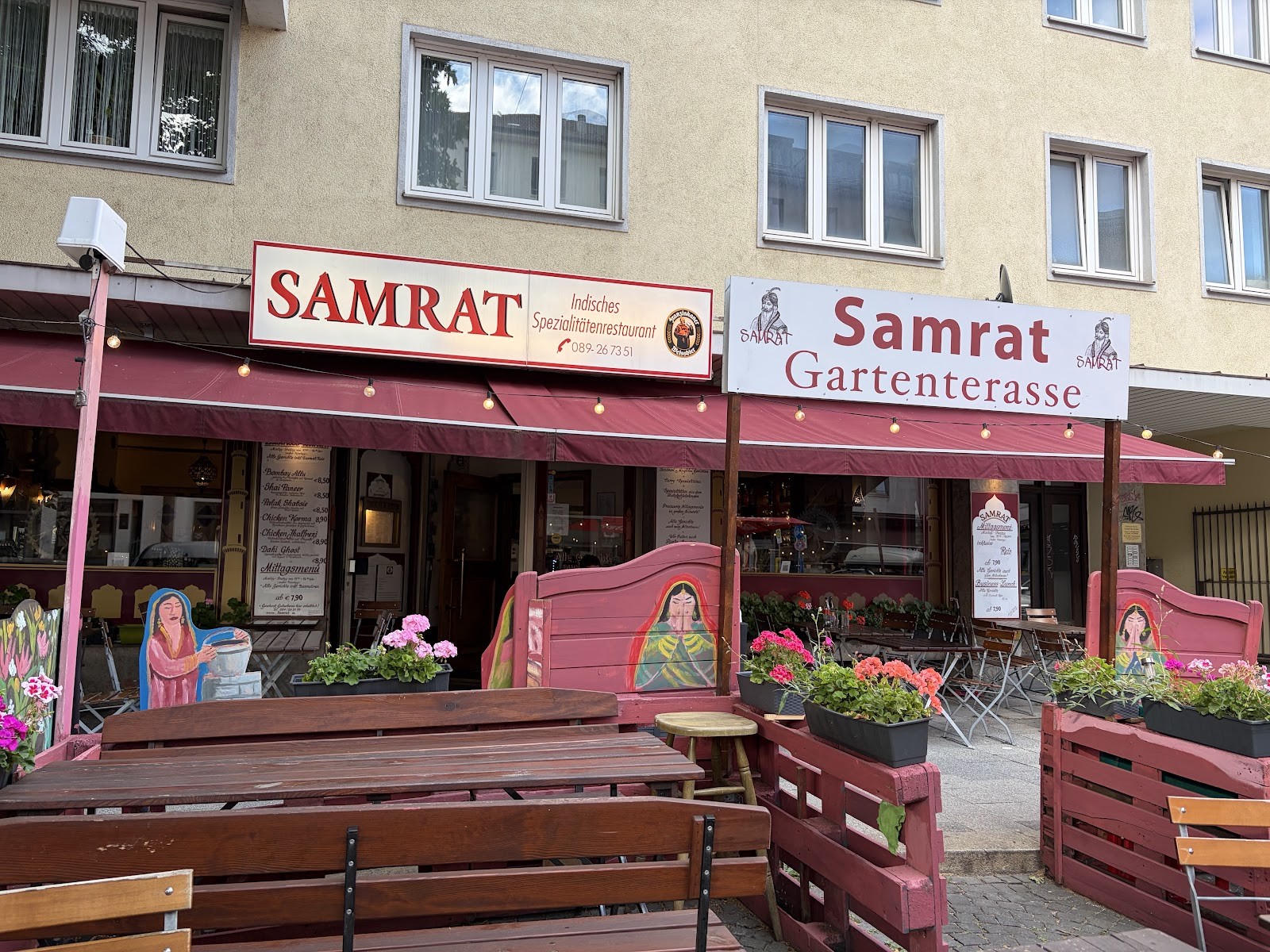 Indian Restaurant Samrat: the place
