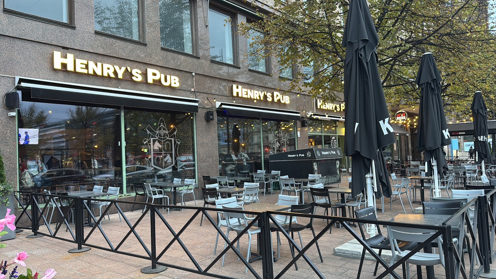 Henry's Pub Helsinki: the place
