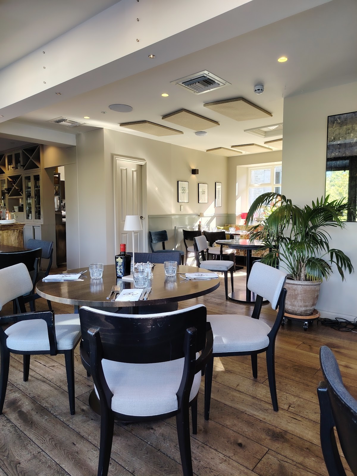 Buon Apps River Lounge and Italian Restaurant: the place