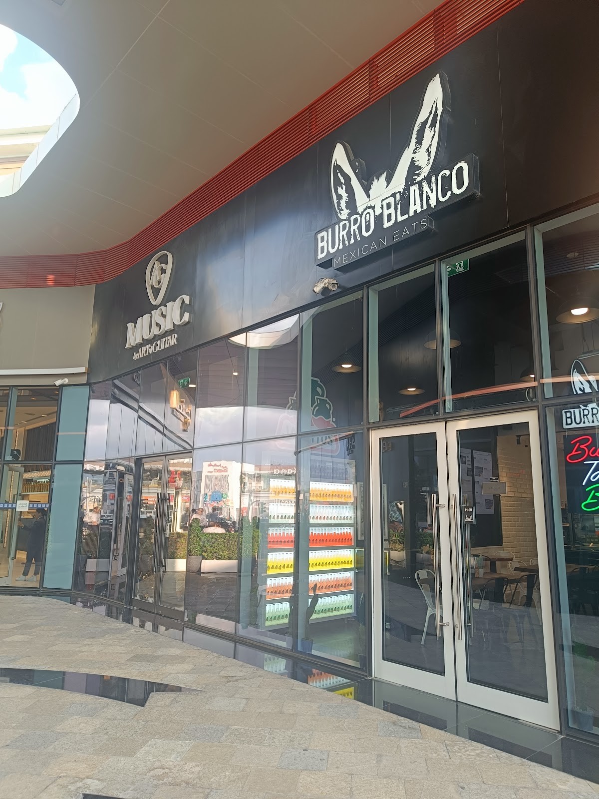 Burro Blanco Motor City: the place