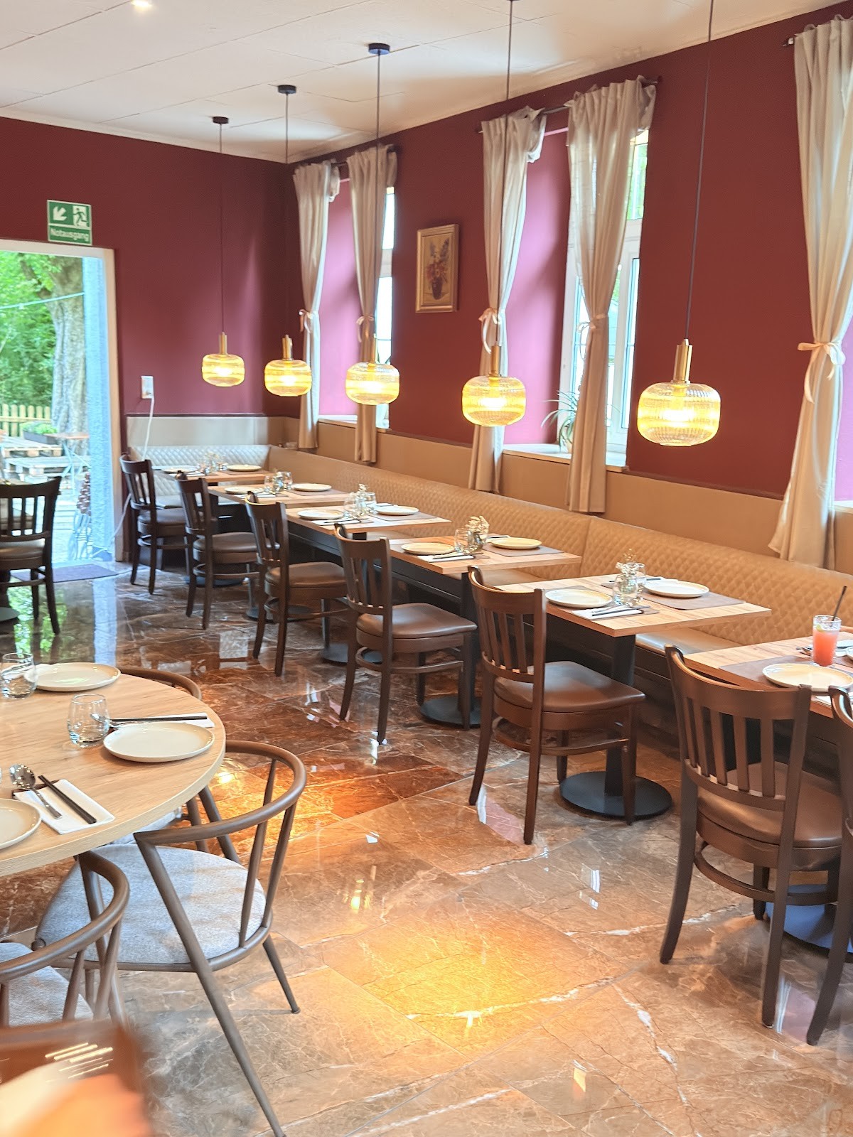 De Lune - Modern Vietnamese Restaurant: the place