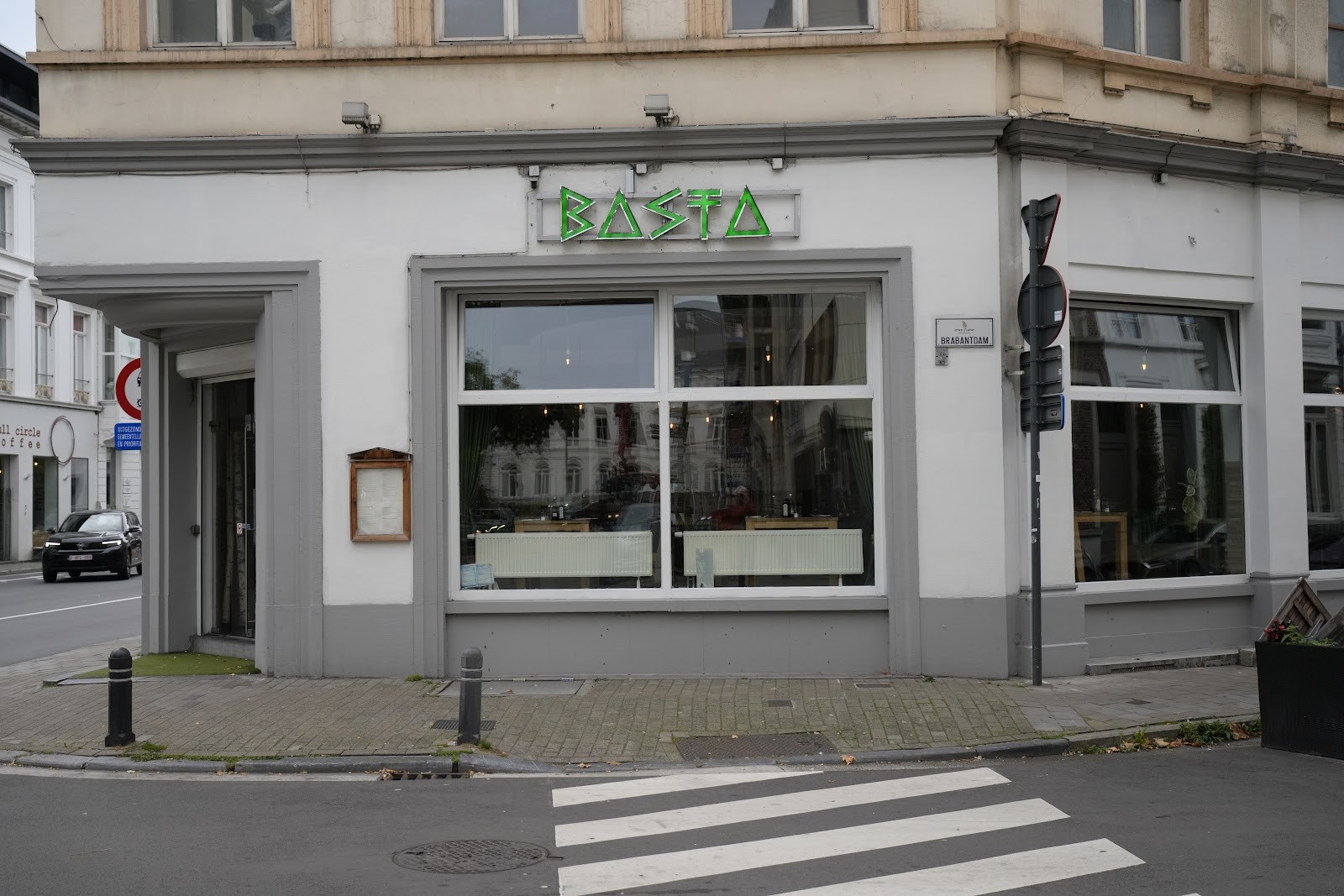 Basta Resto: the place