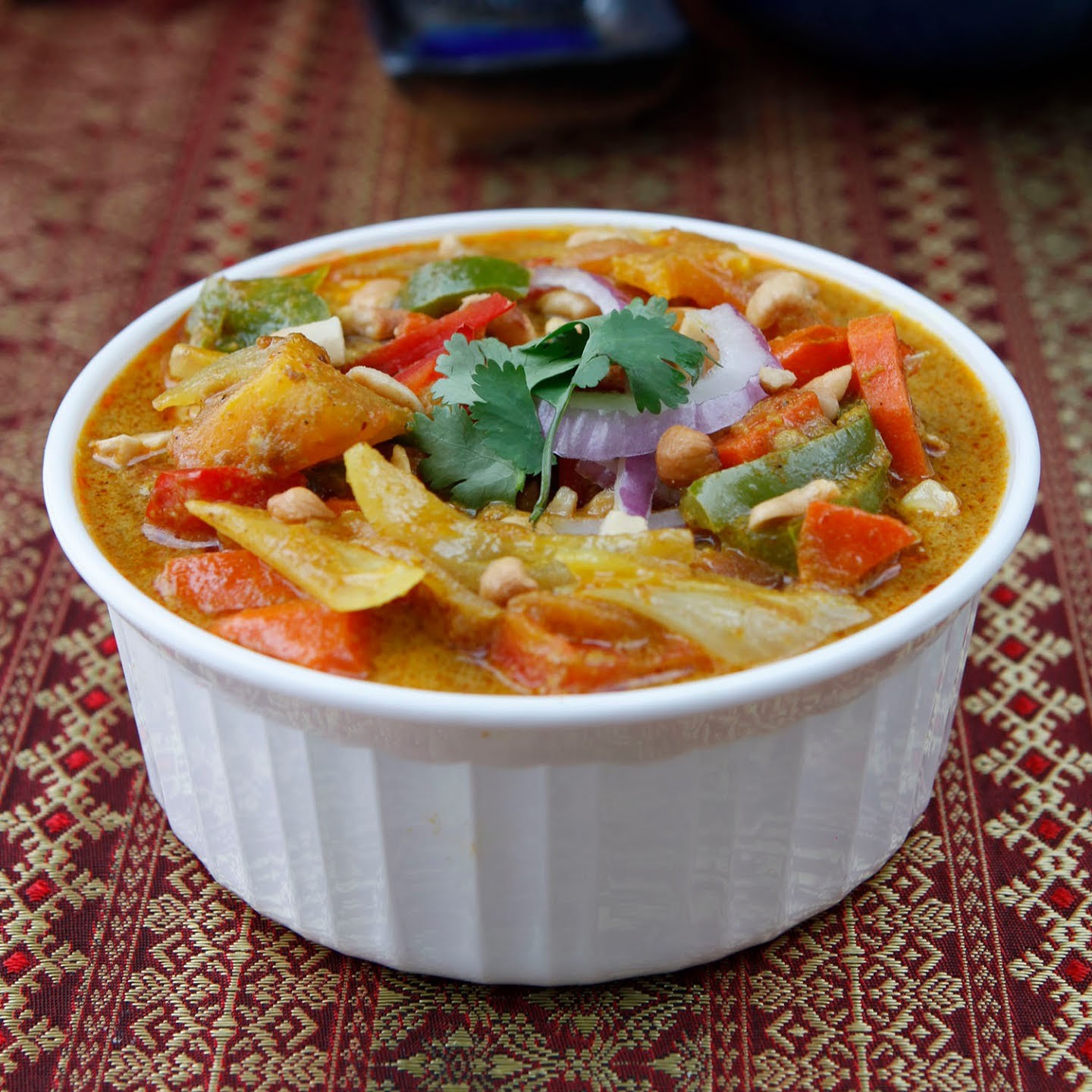 May Kaidee: food & drinks