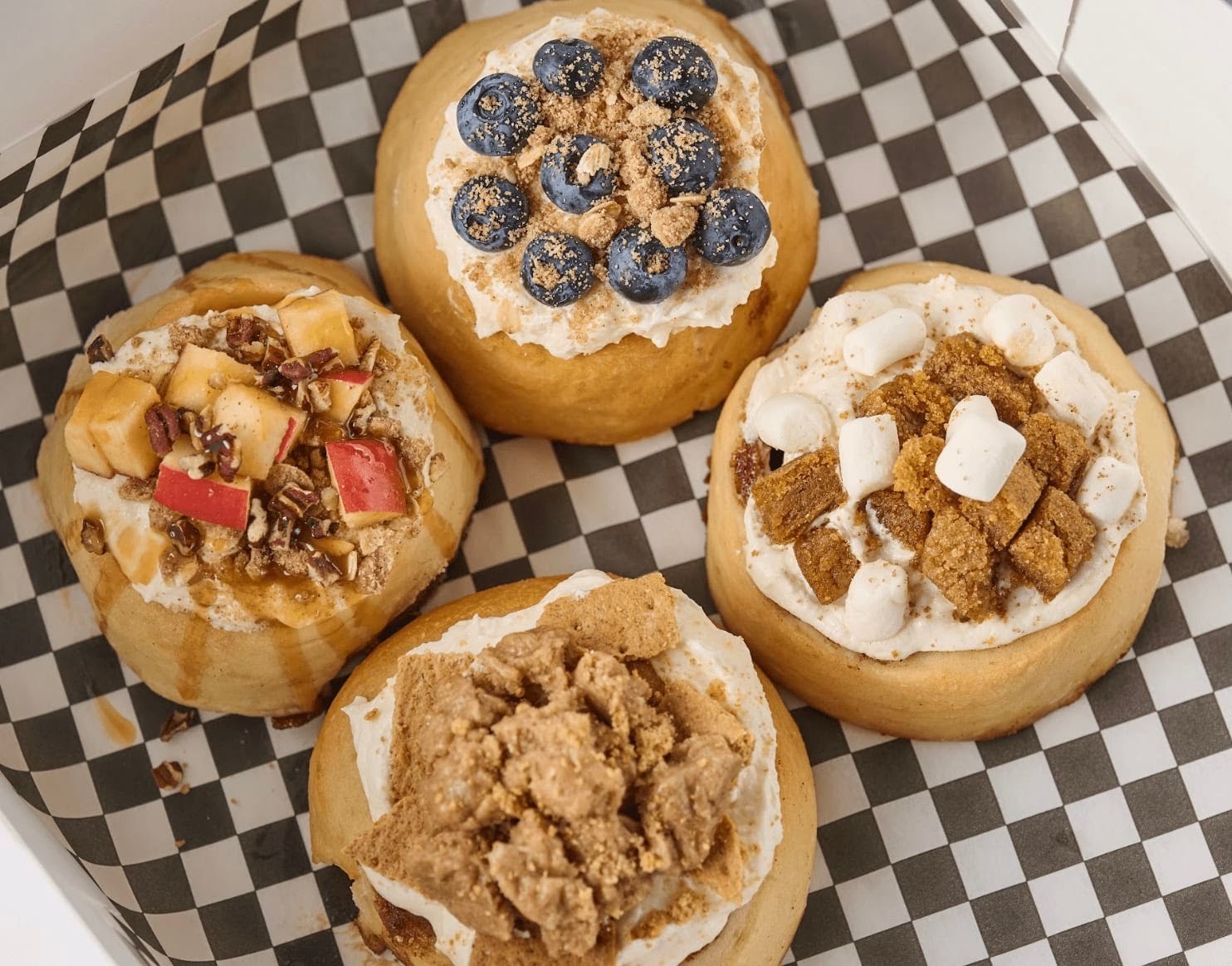 Cinnaholic: food & drinks