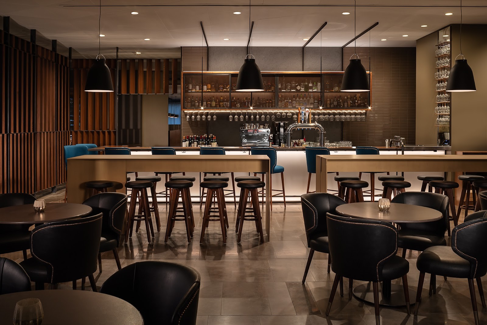 Daniel’s Broiler Downtown: the place