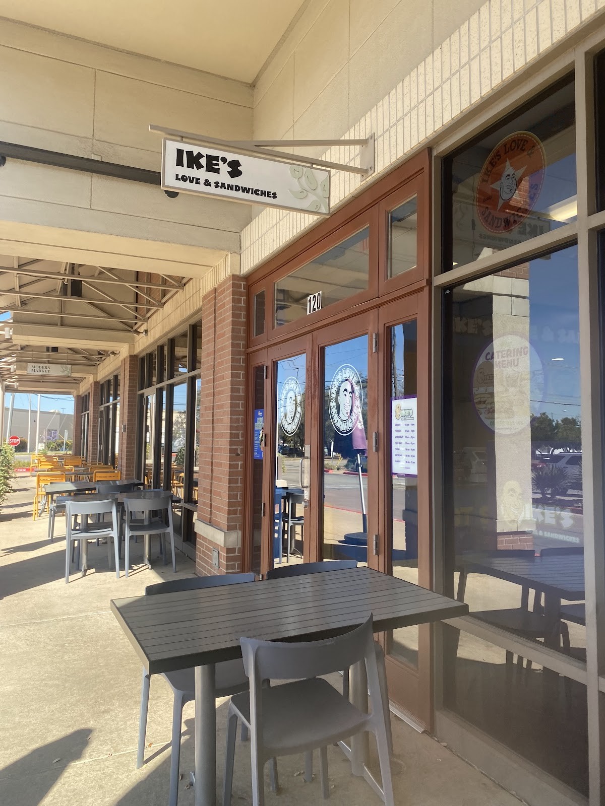 Ike's Love & Sandwiches: the place