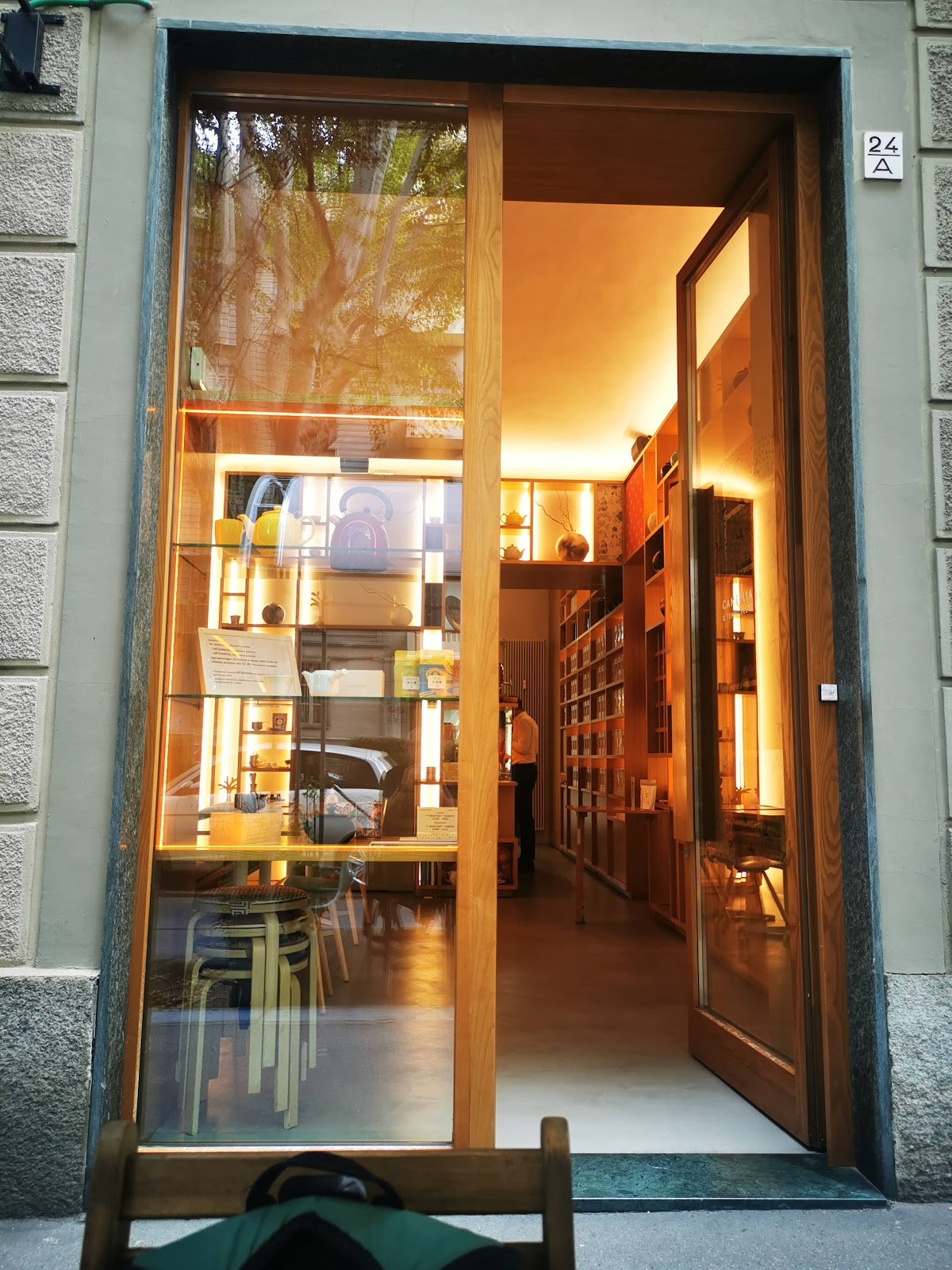 Camellia - Tea time: the place