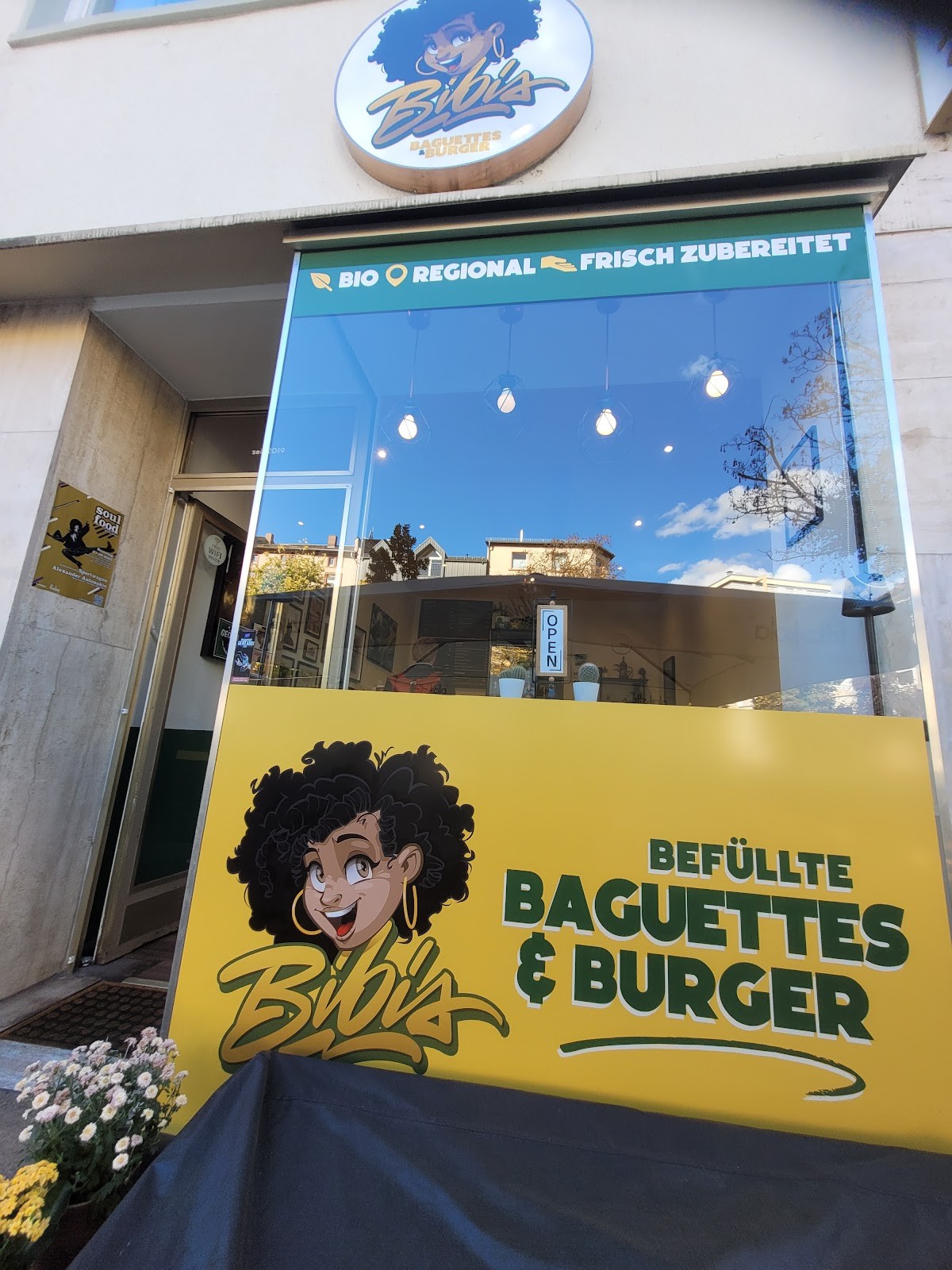 Bibis Baguettes & Burger: the place