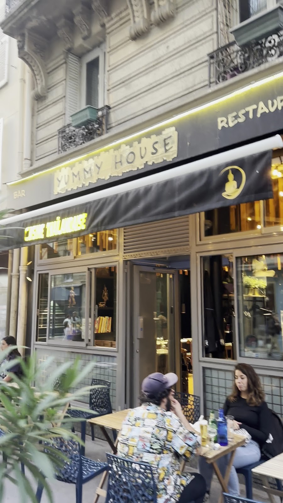 Yummy House: the place