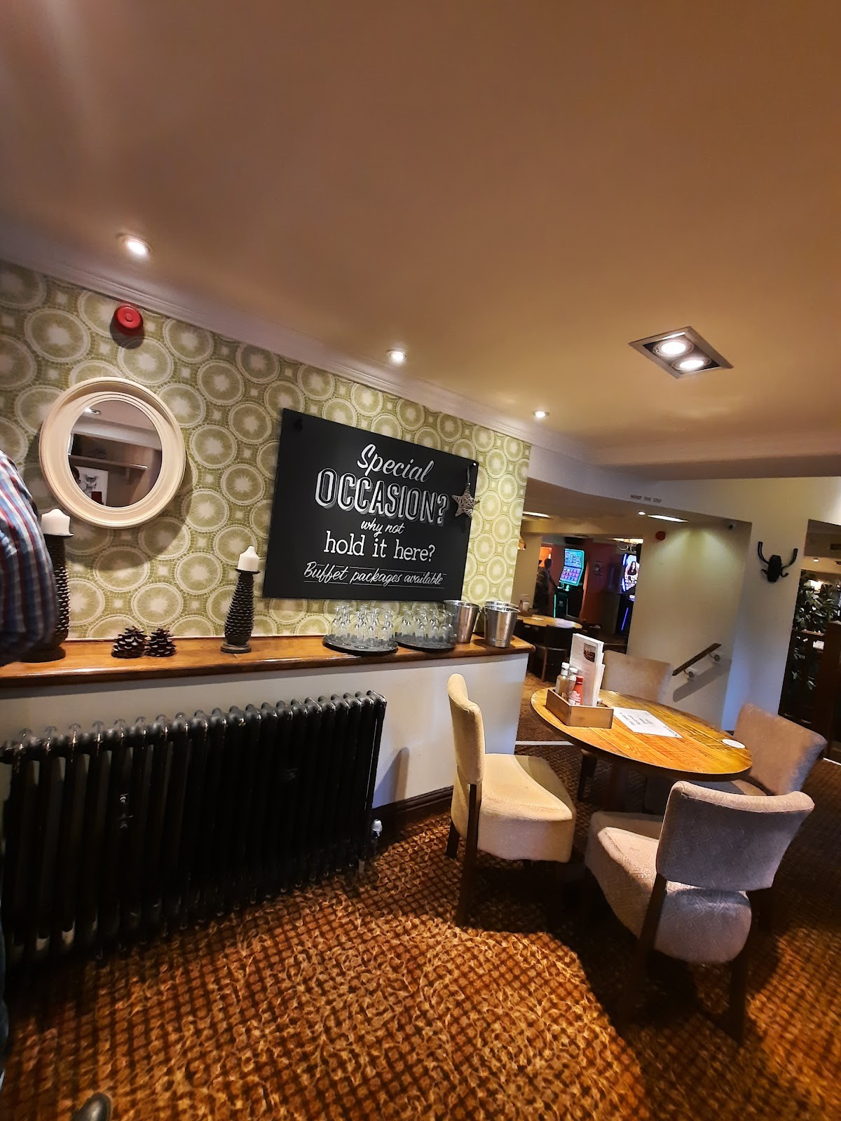 The Robin Hood: the place