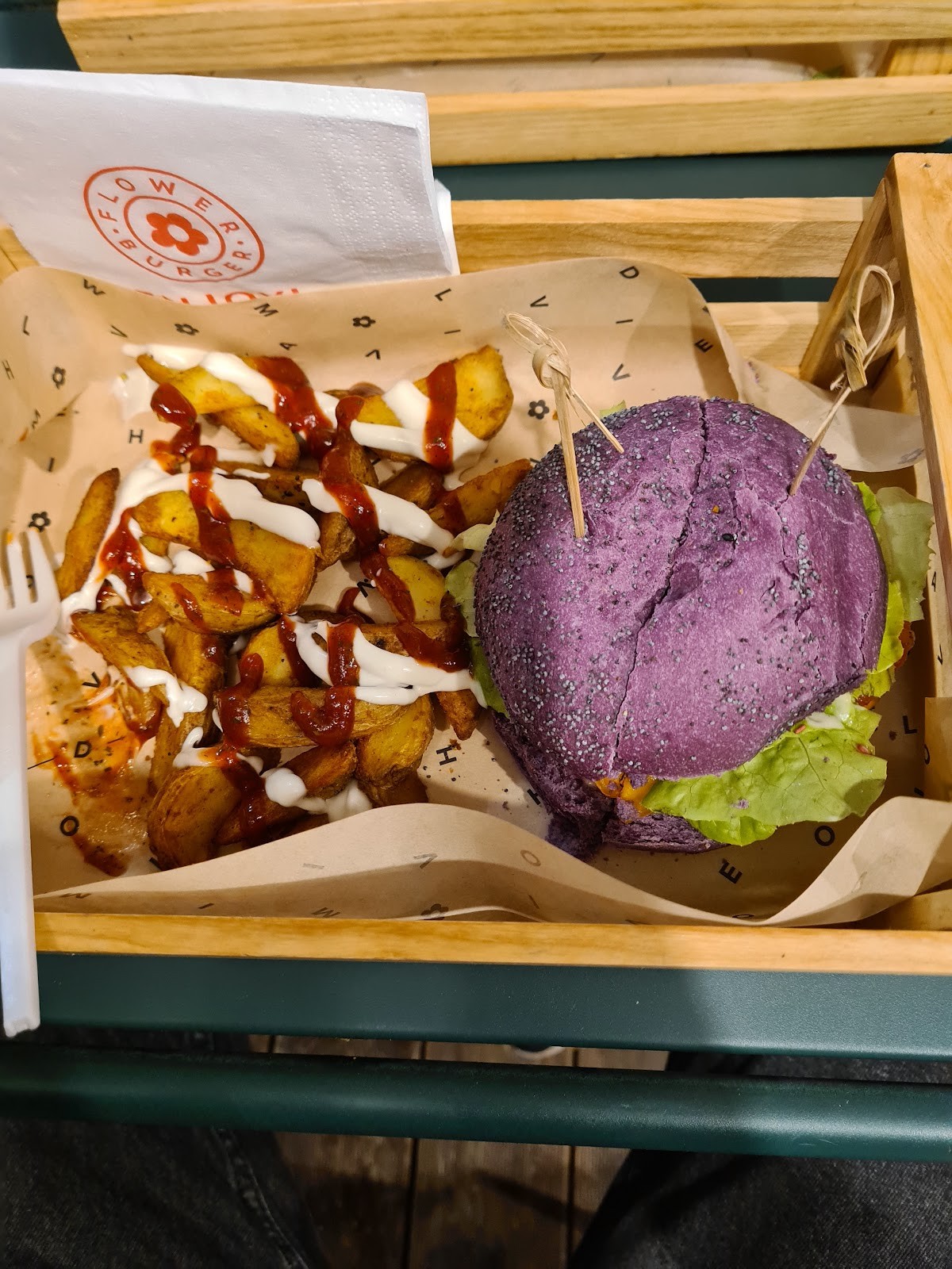 The flower burger: food & drinks