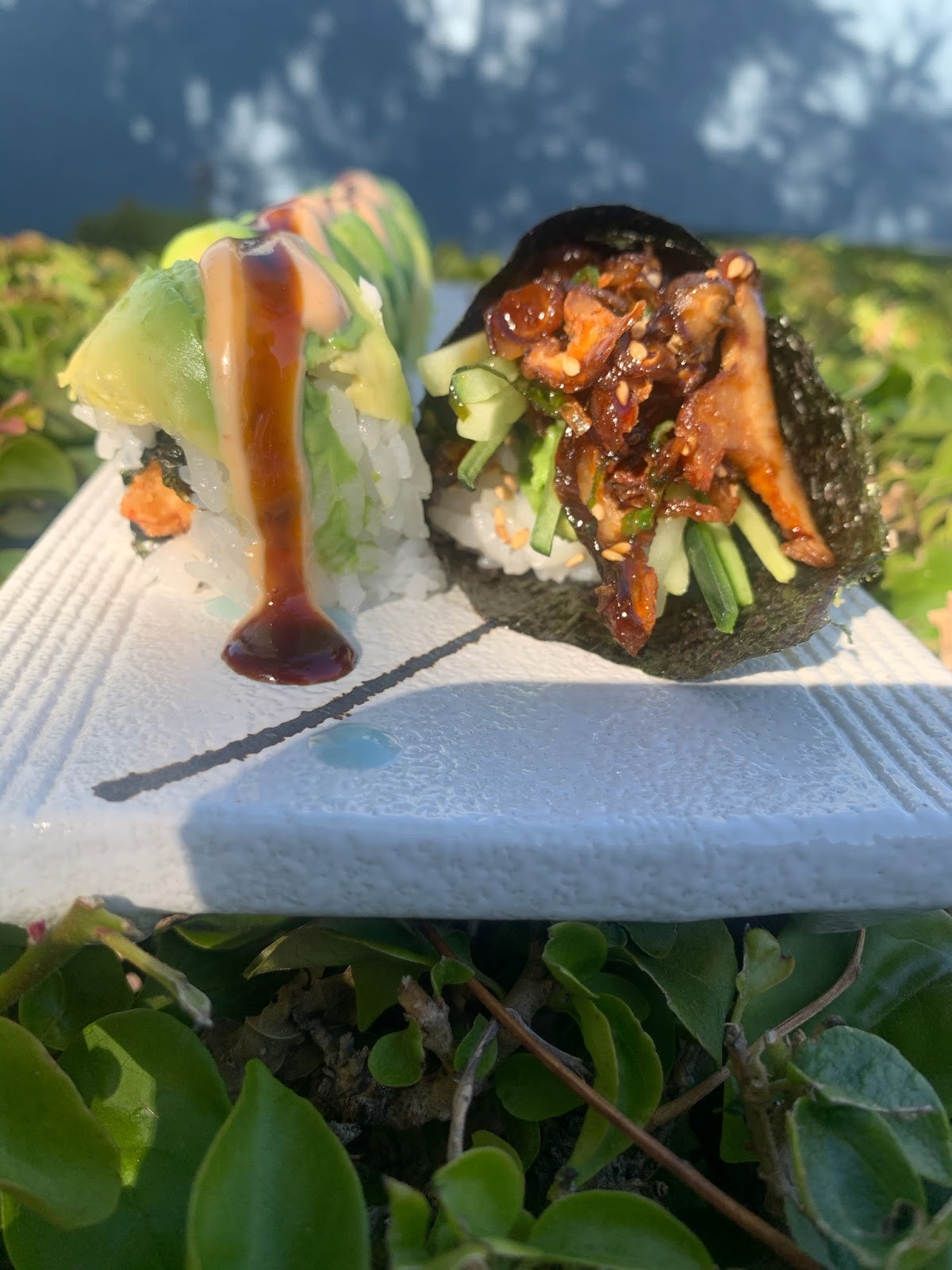 Gorilla Eats Sushi: food & drinks