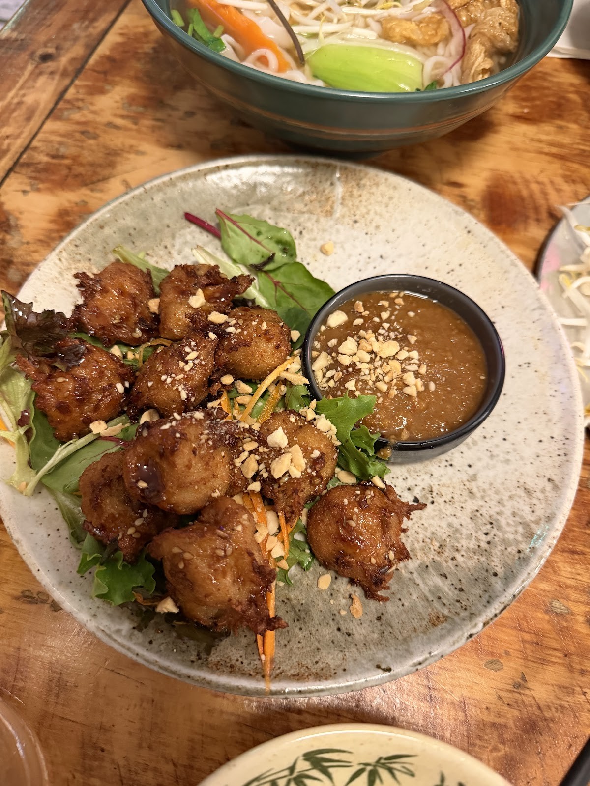 Golden Lotus Vegan Newtown: food & drinks