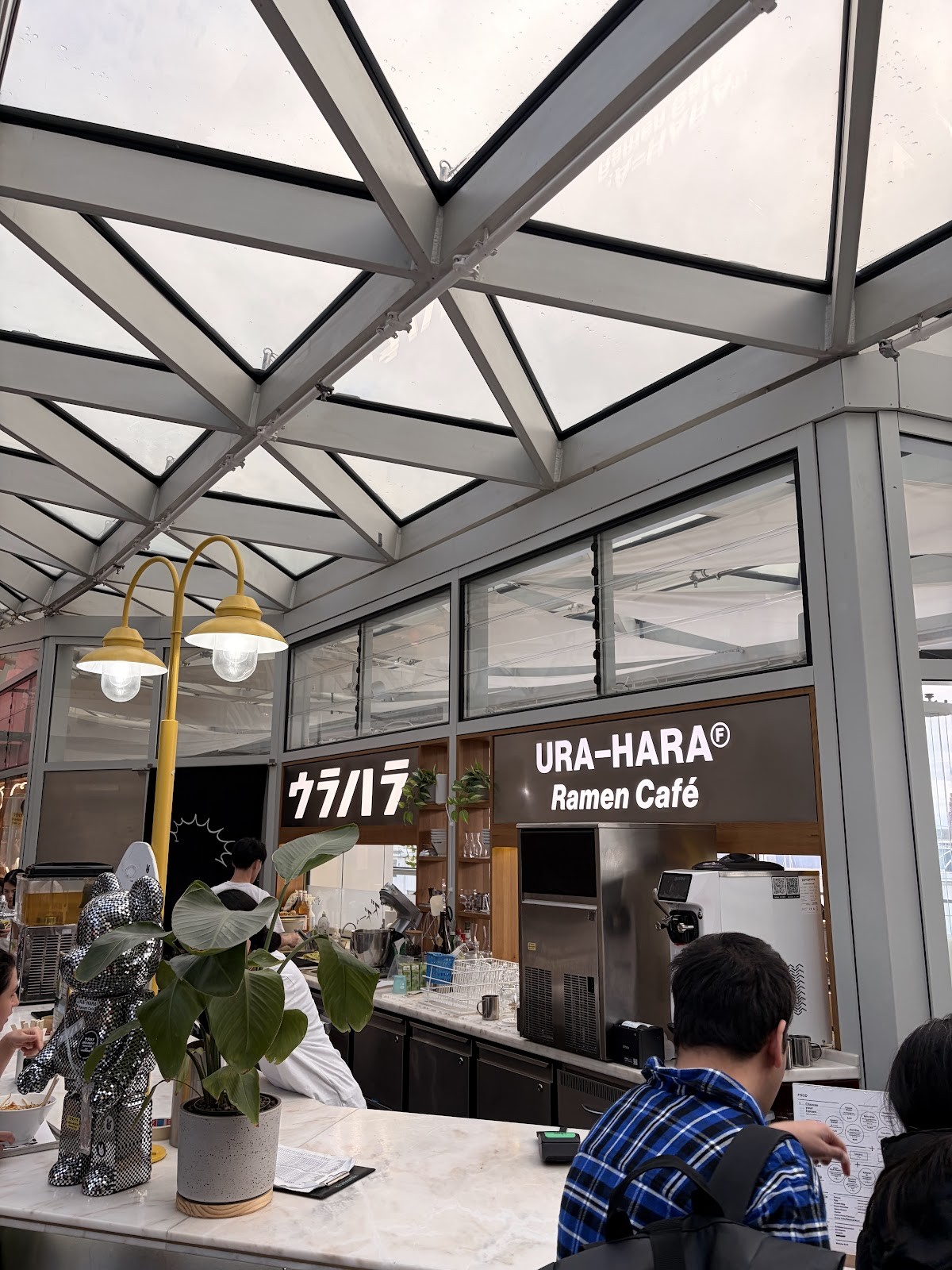 URA-HARA Ramen Cafe: the place